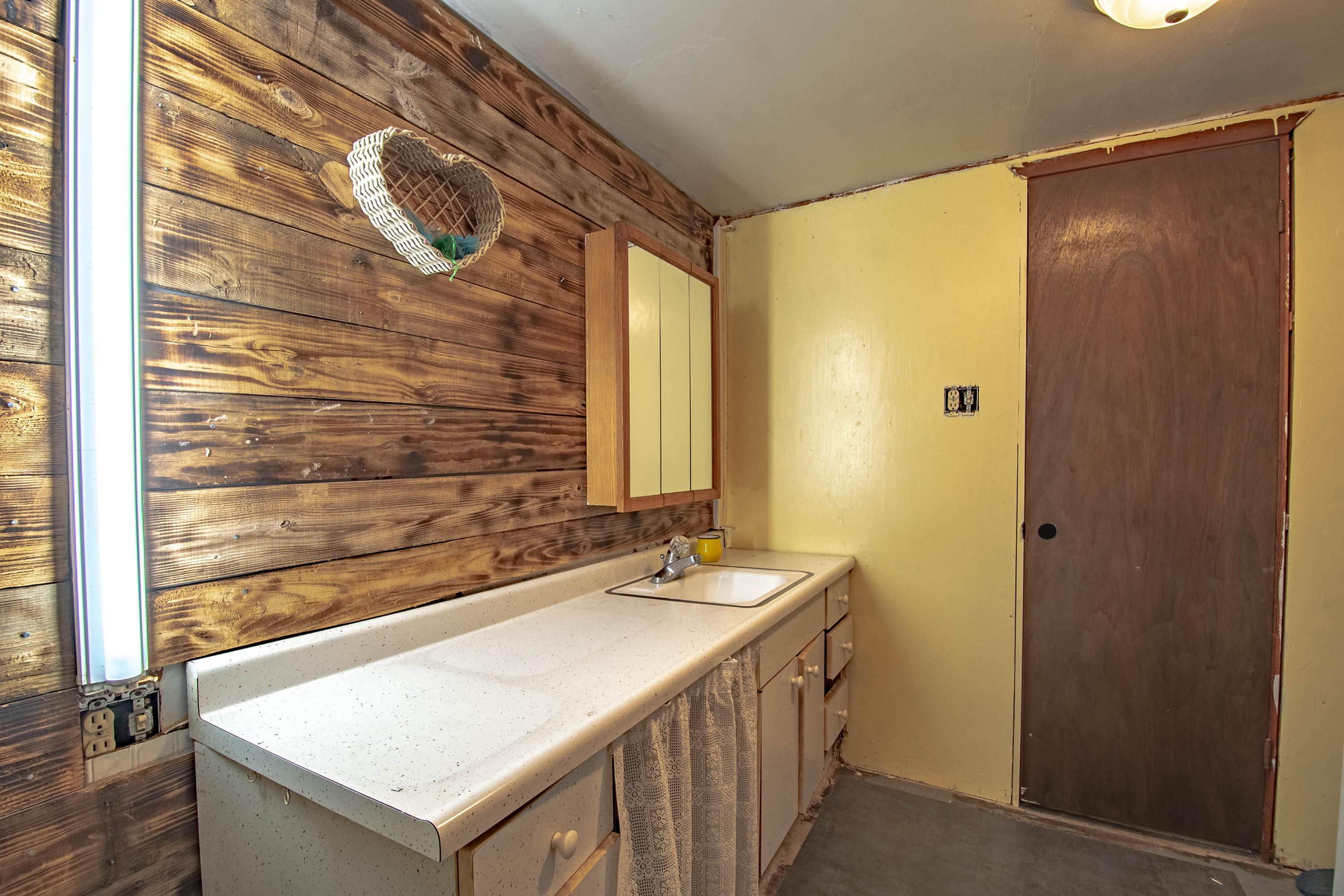 WOODLAND SHORES - Residential