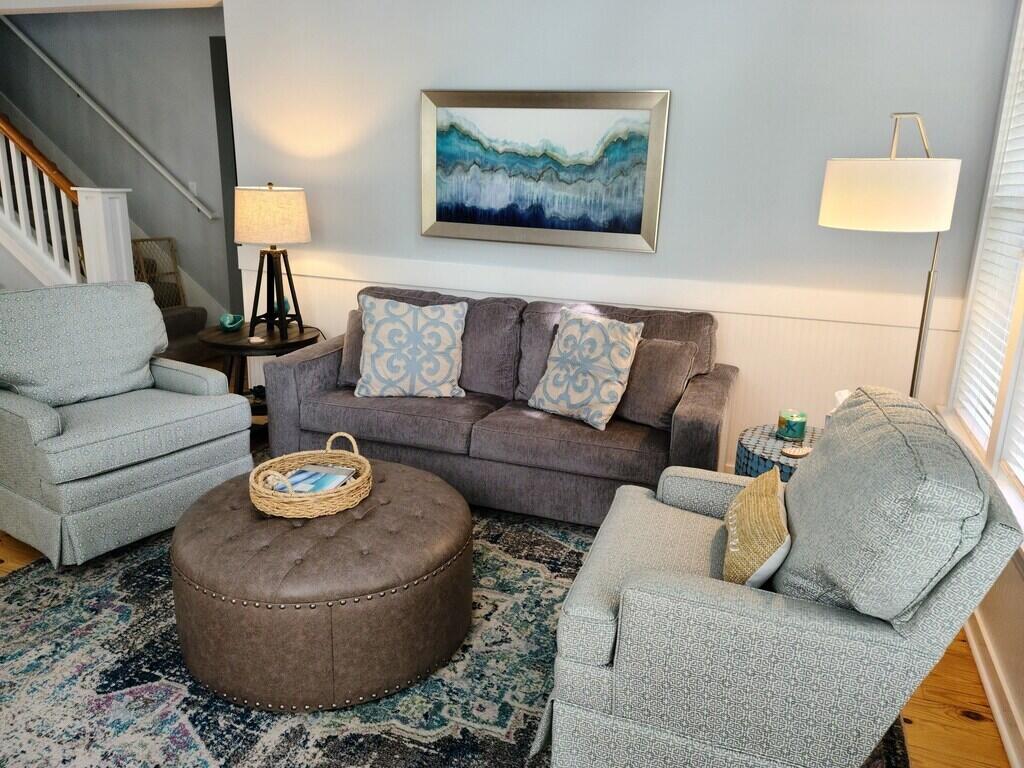 LAUREL GROVE - Residential