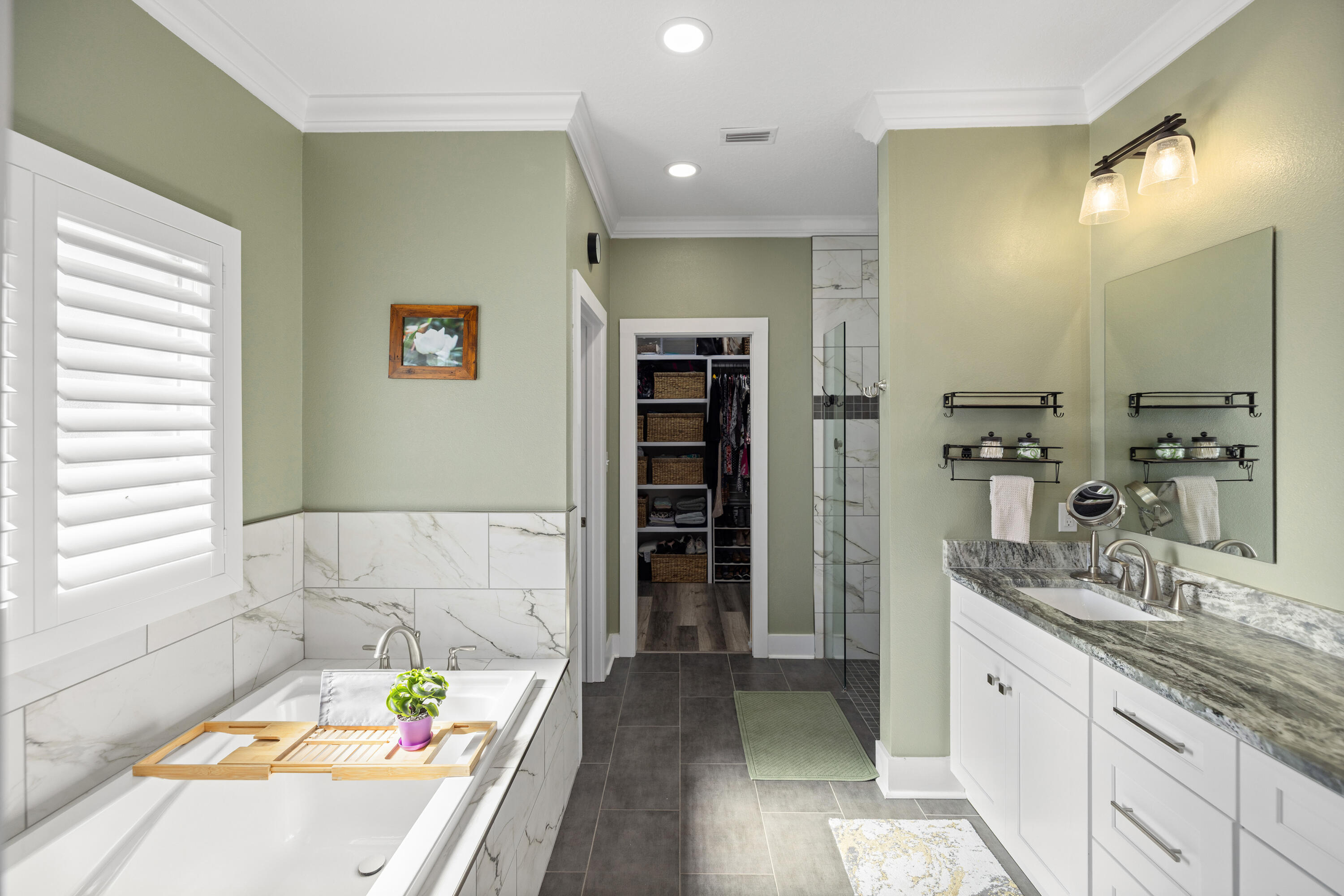 WOLFORD ACRES - Residential