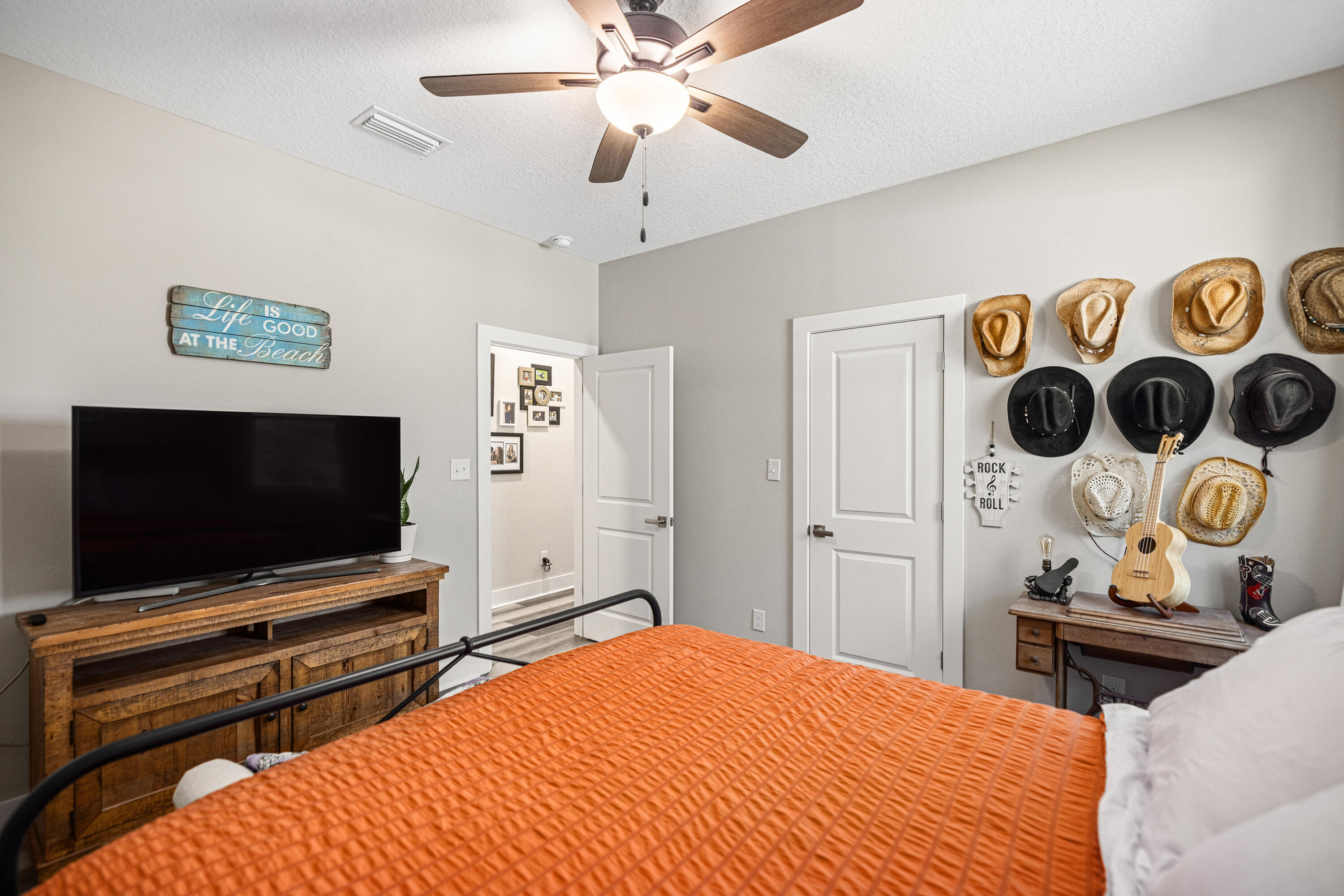 WOLFORD ACRES - Residential