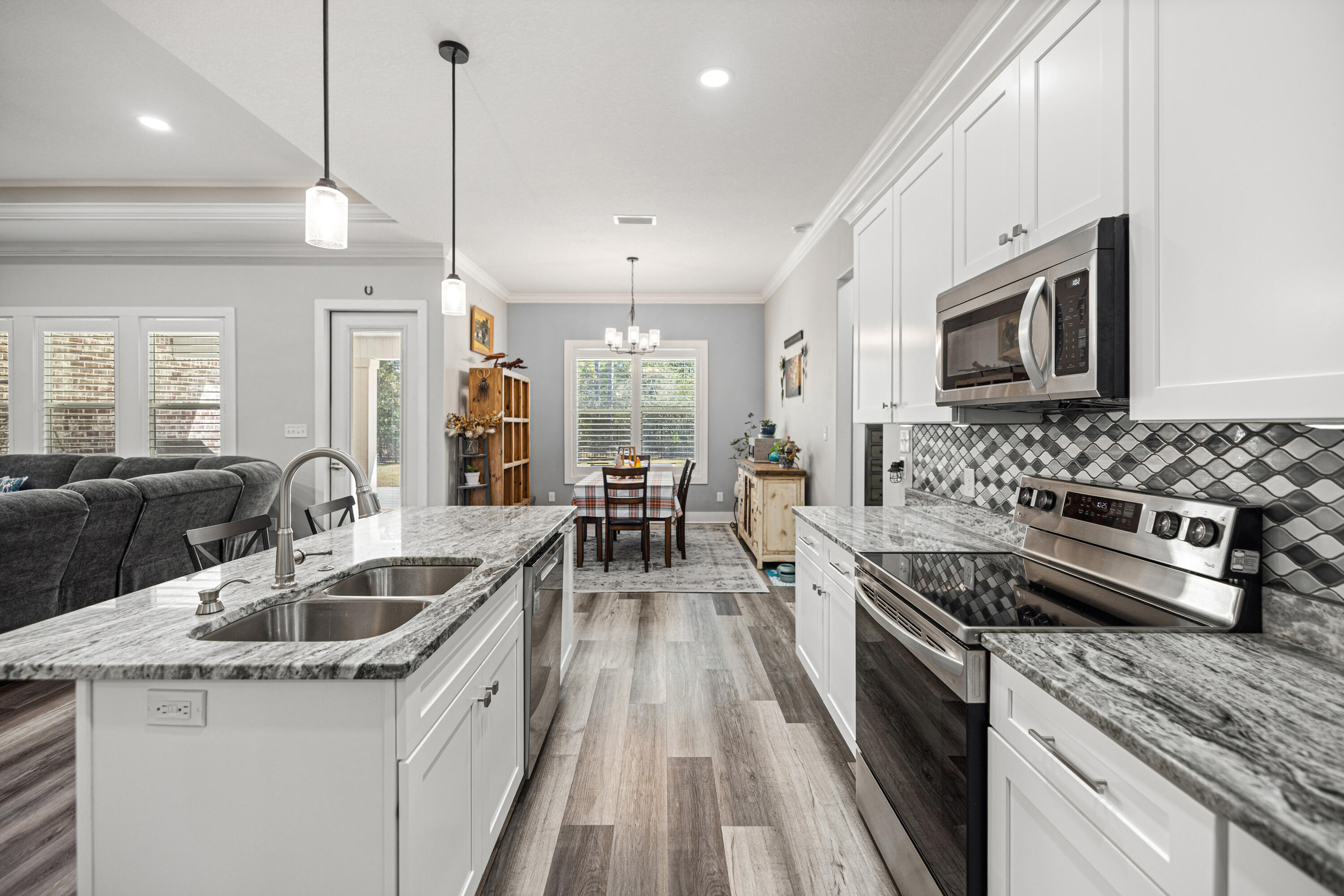 WOLFORD ACRES - Residential