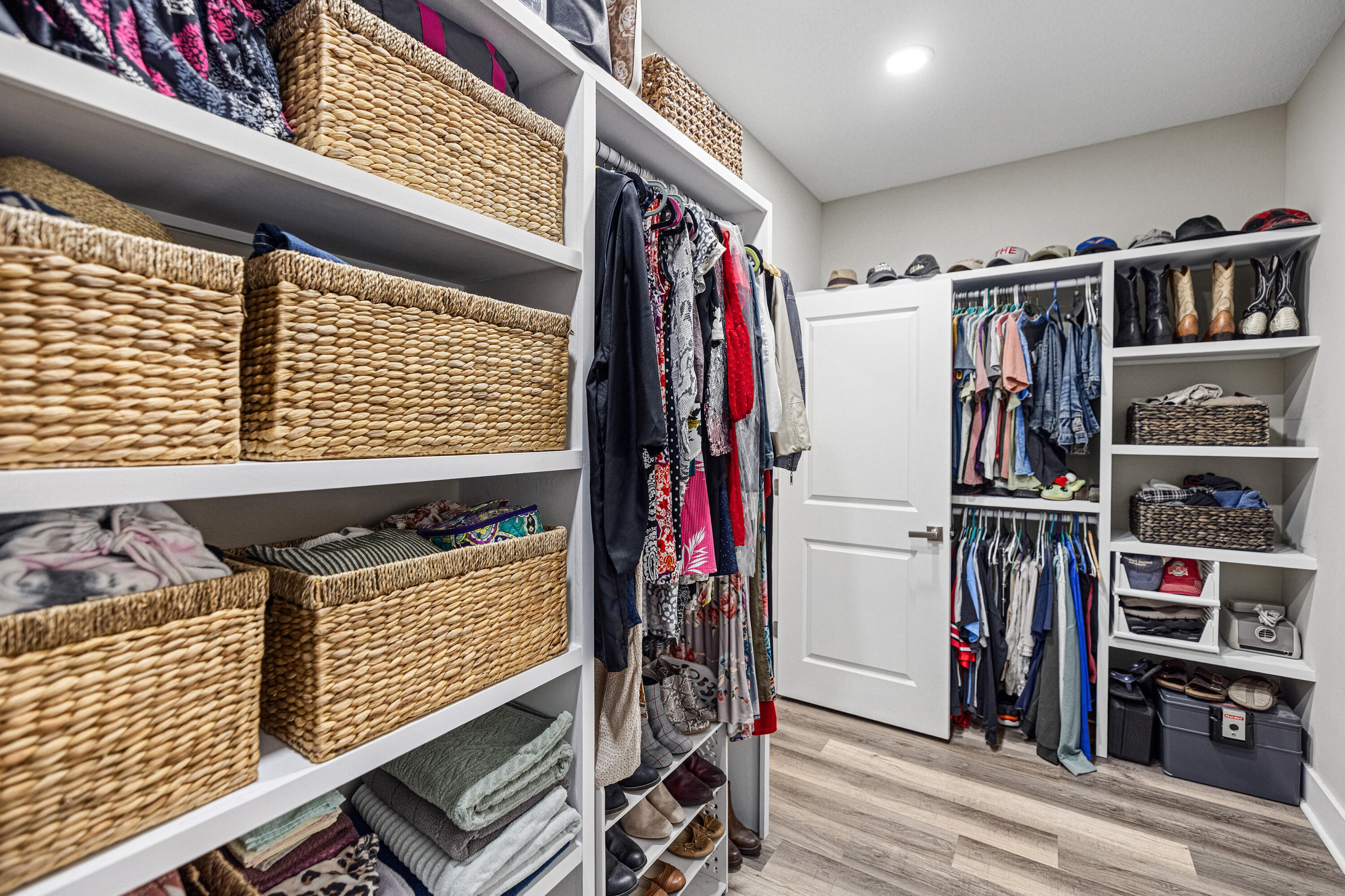 WOLFORD ACRES - Residential