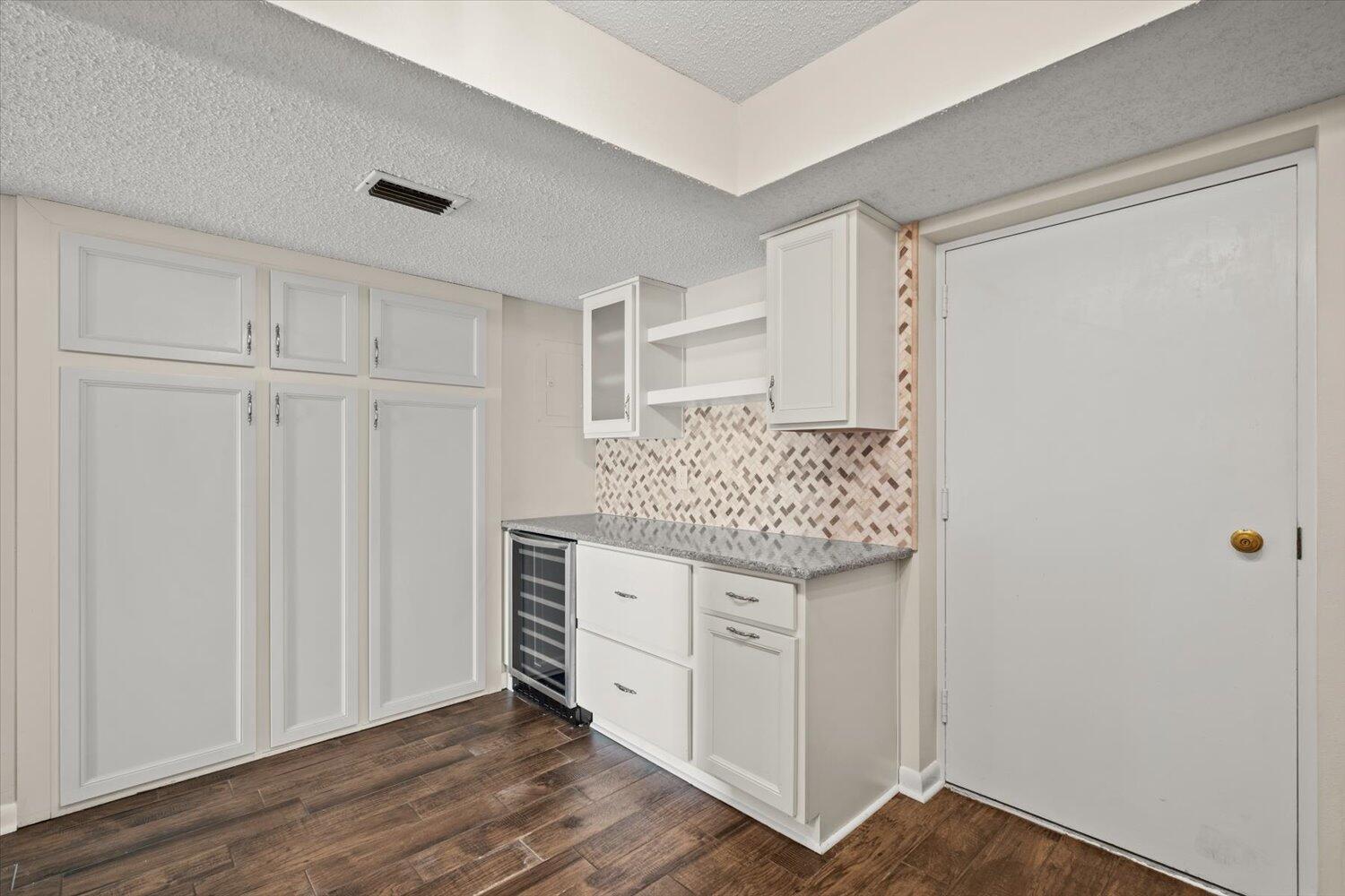 RIVIERA 615 CONDO - Residential