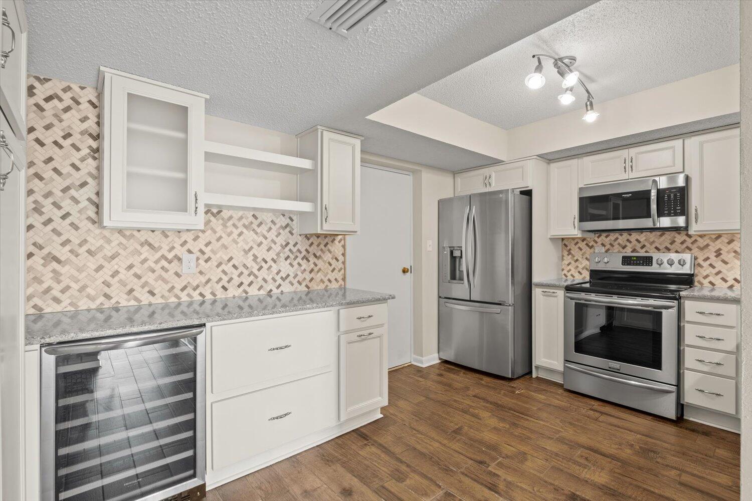 RIVIERA 615 CONDO - Residential