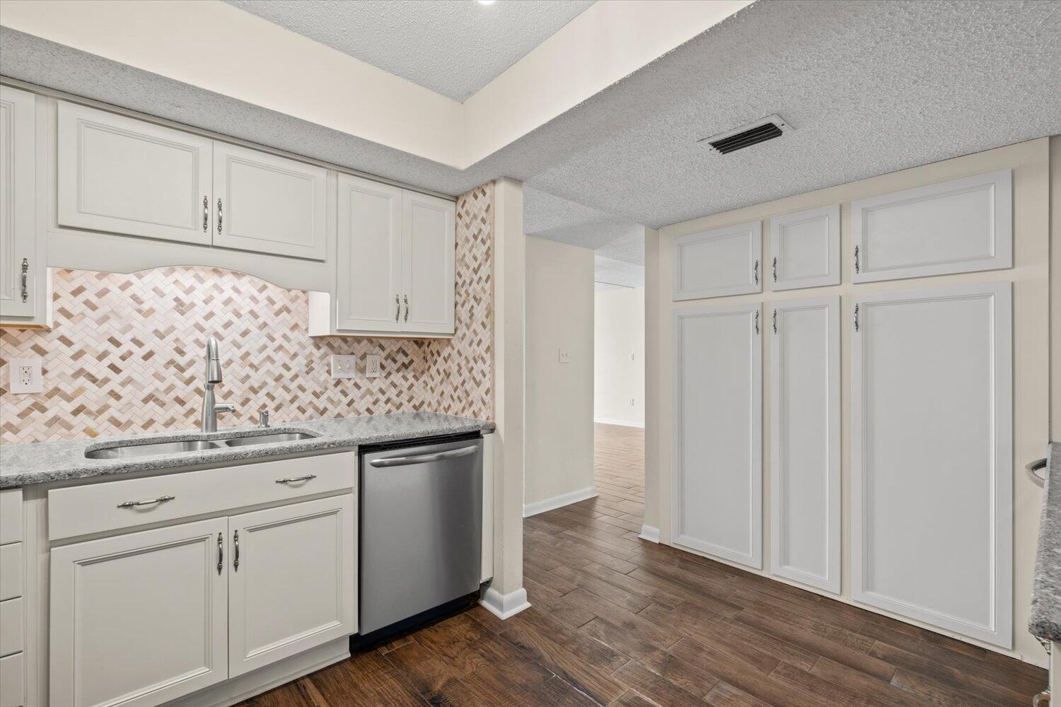 RIVIERA 615 CONDO - Residential