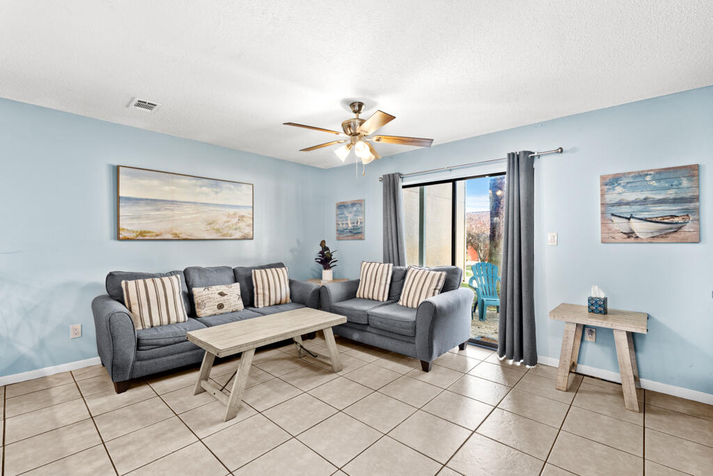 LA MAR WEST T/H PH 2 - Residential