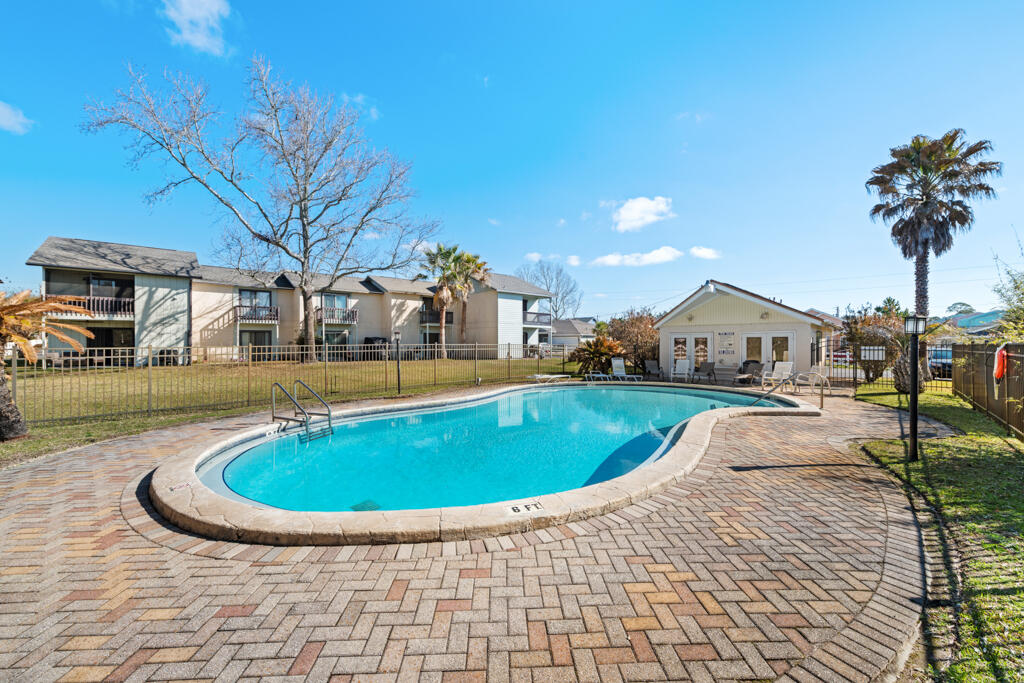 LA MAR WEST T/H PH 2 - Residential