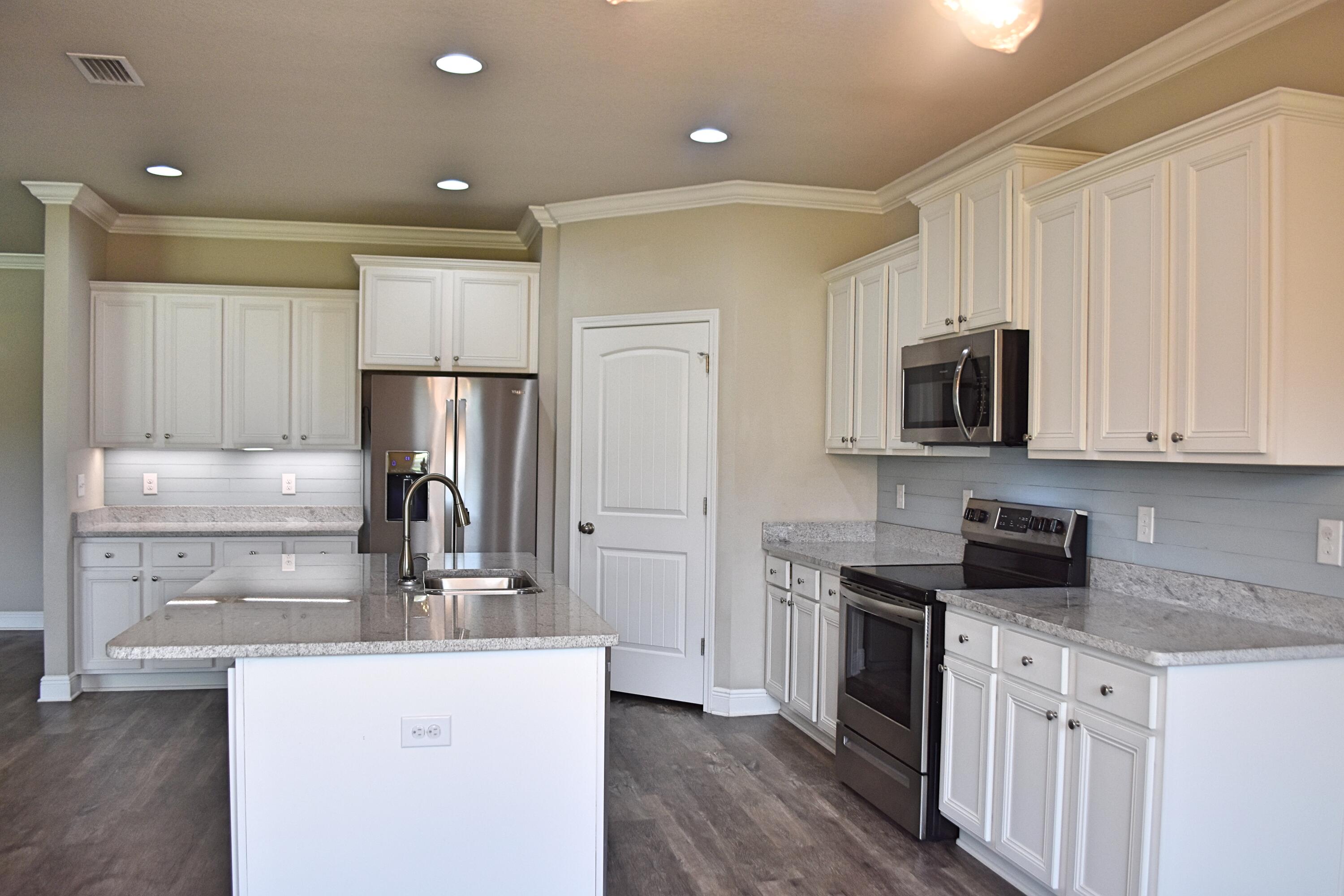 HAMMOCK BAY - Residential Lease