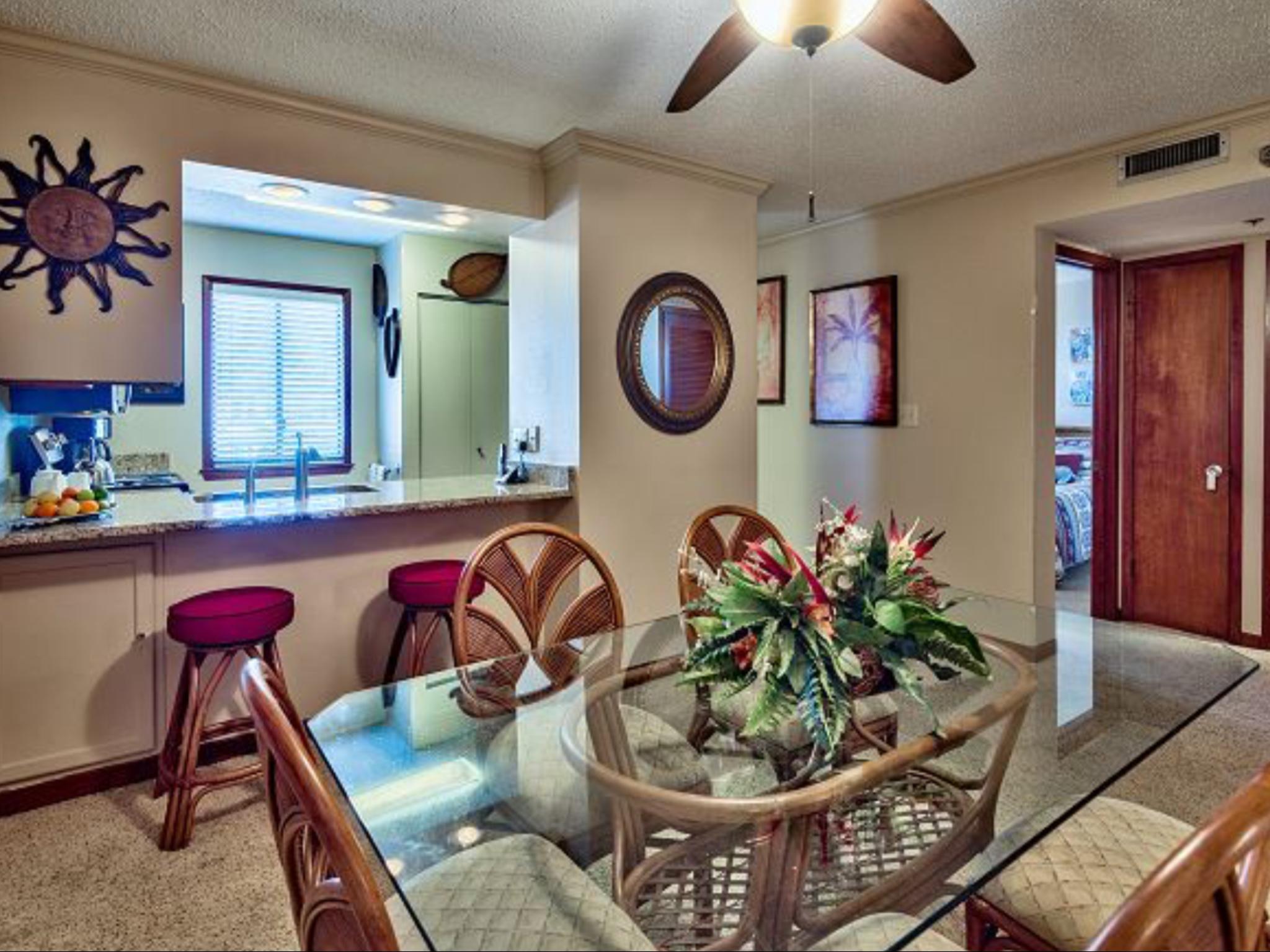 ISLANDER CONDO - Residential