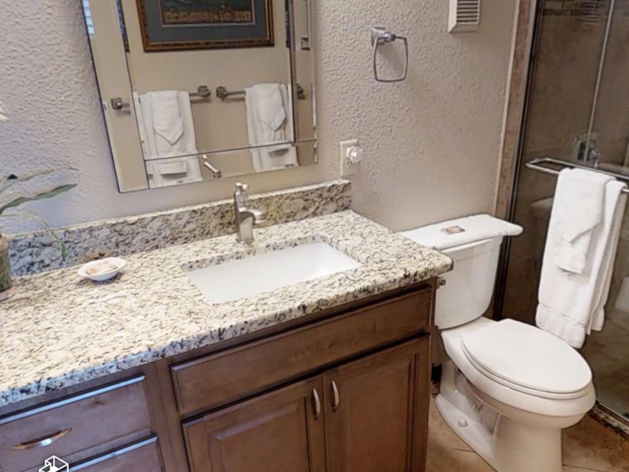 ISLANDER CONDO - Residential