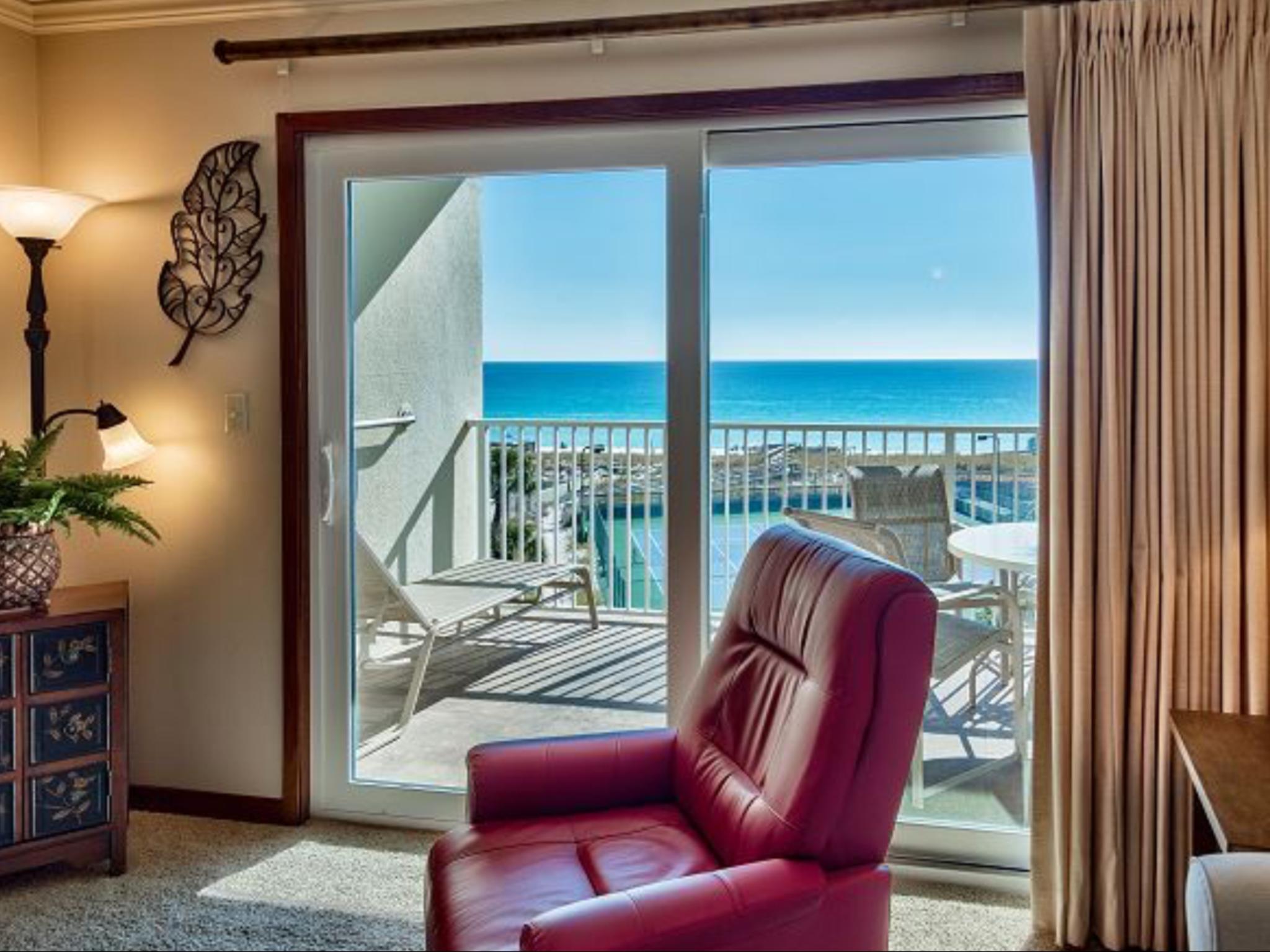 ISLANDER CONDO - Residential