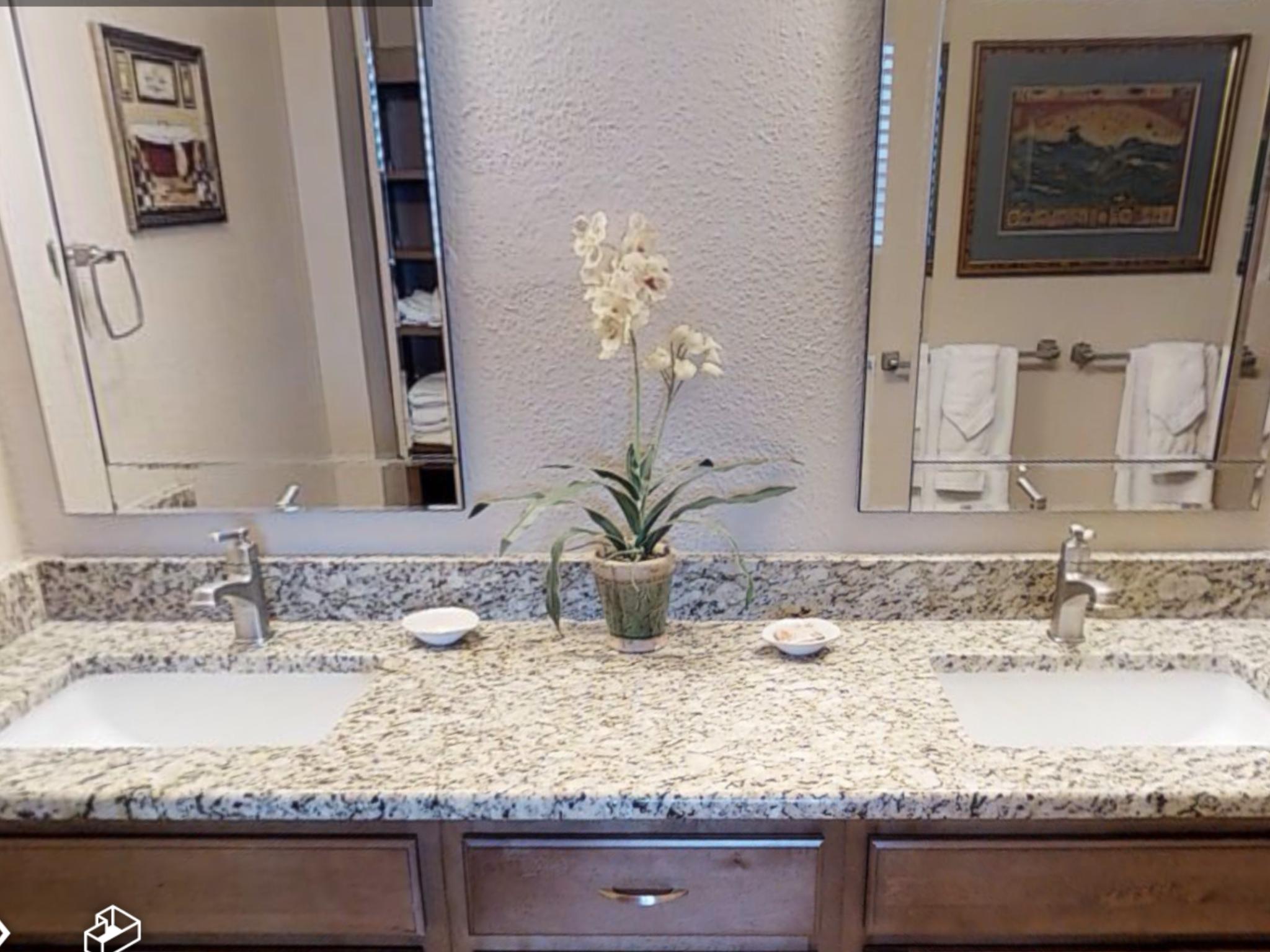 ISLANDER CONDO - Residential