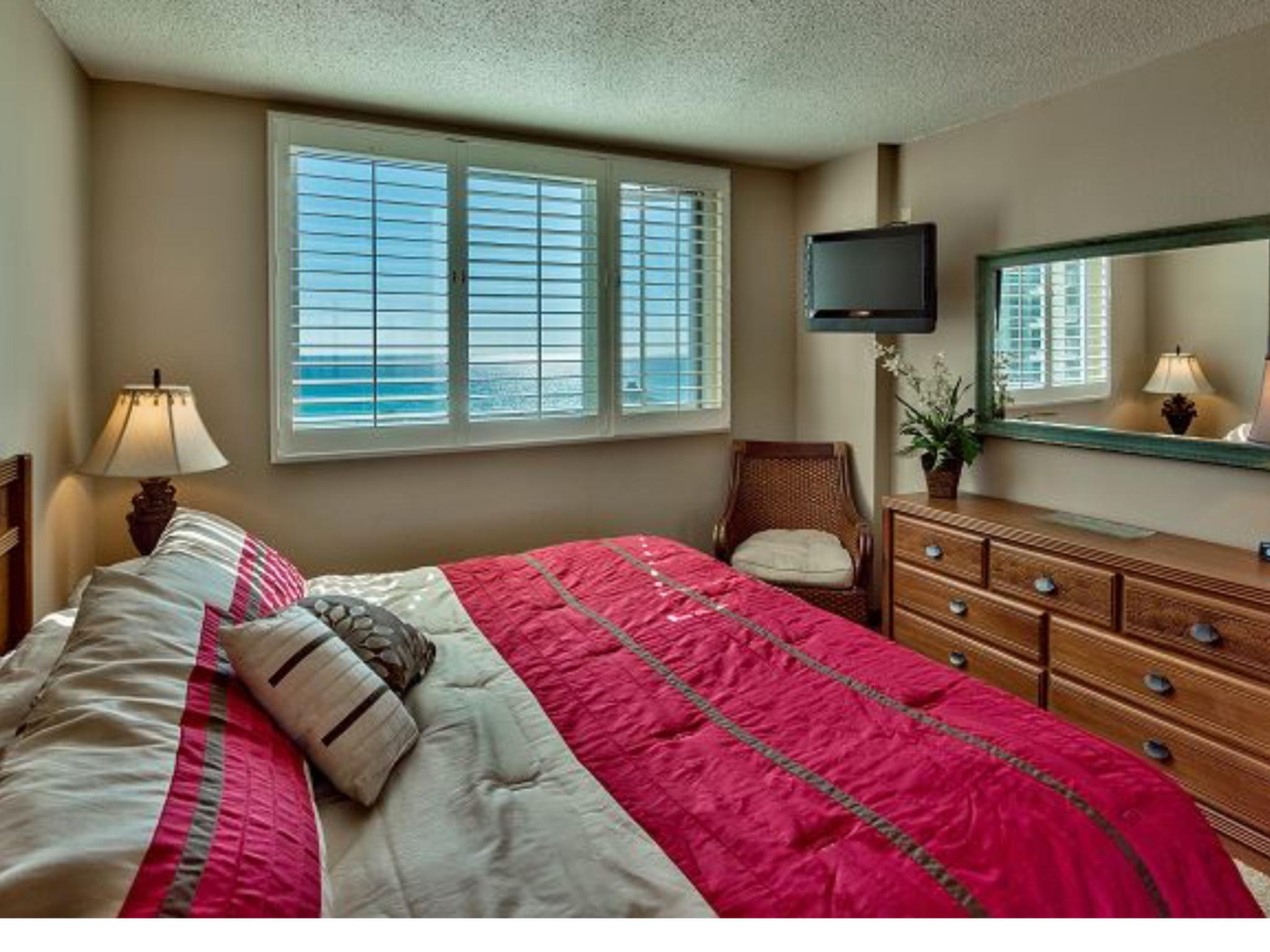 ISLANDER CONDO - Residential