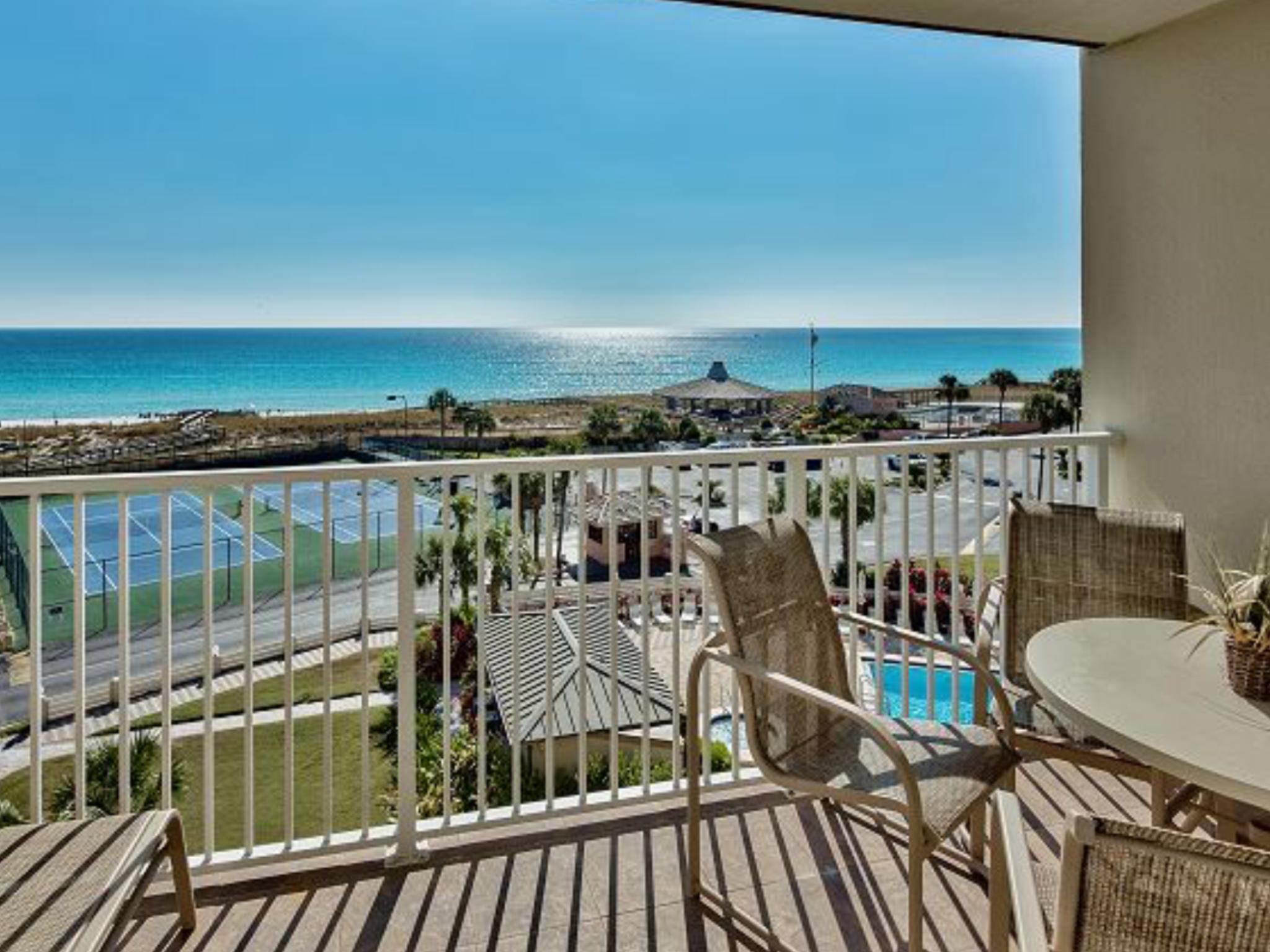 ISLANDER CONDO - Residential