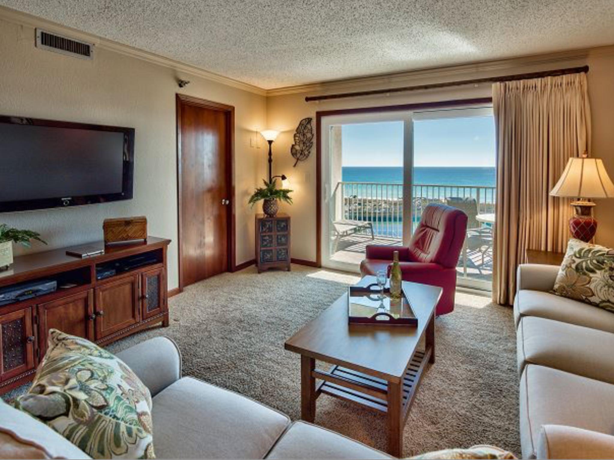 ISLANDER CONDO - Residential