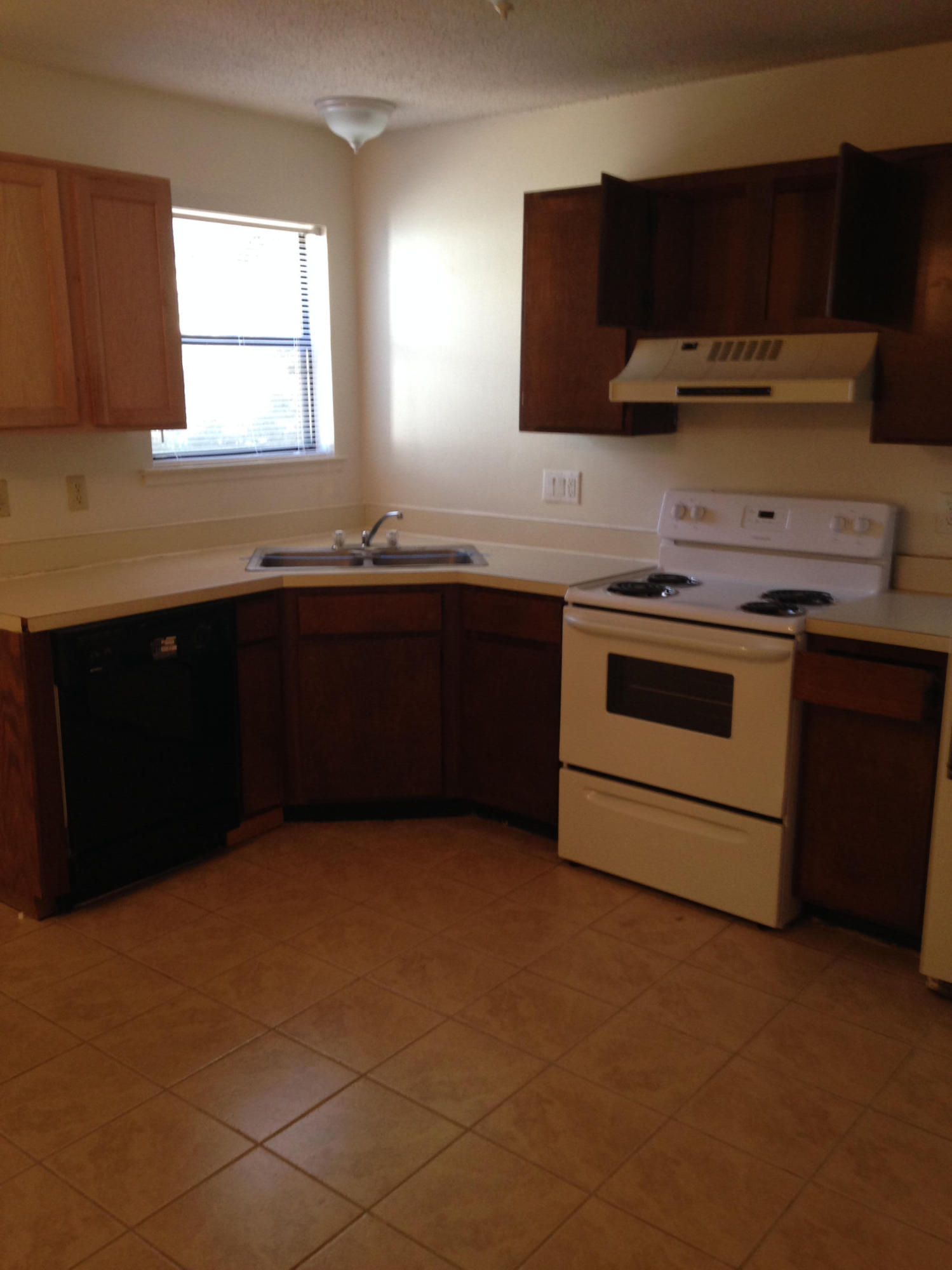 CRESTVIEW HEIGHTS 1ST ADDN - Residential