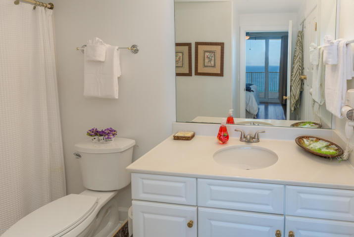 EMERALD ISLE - Residential