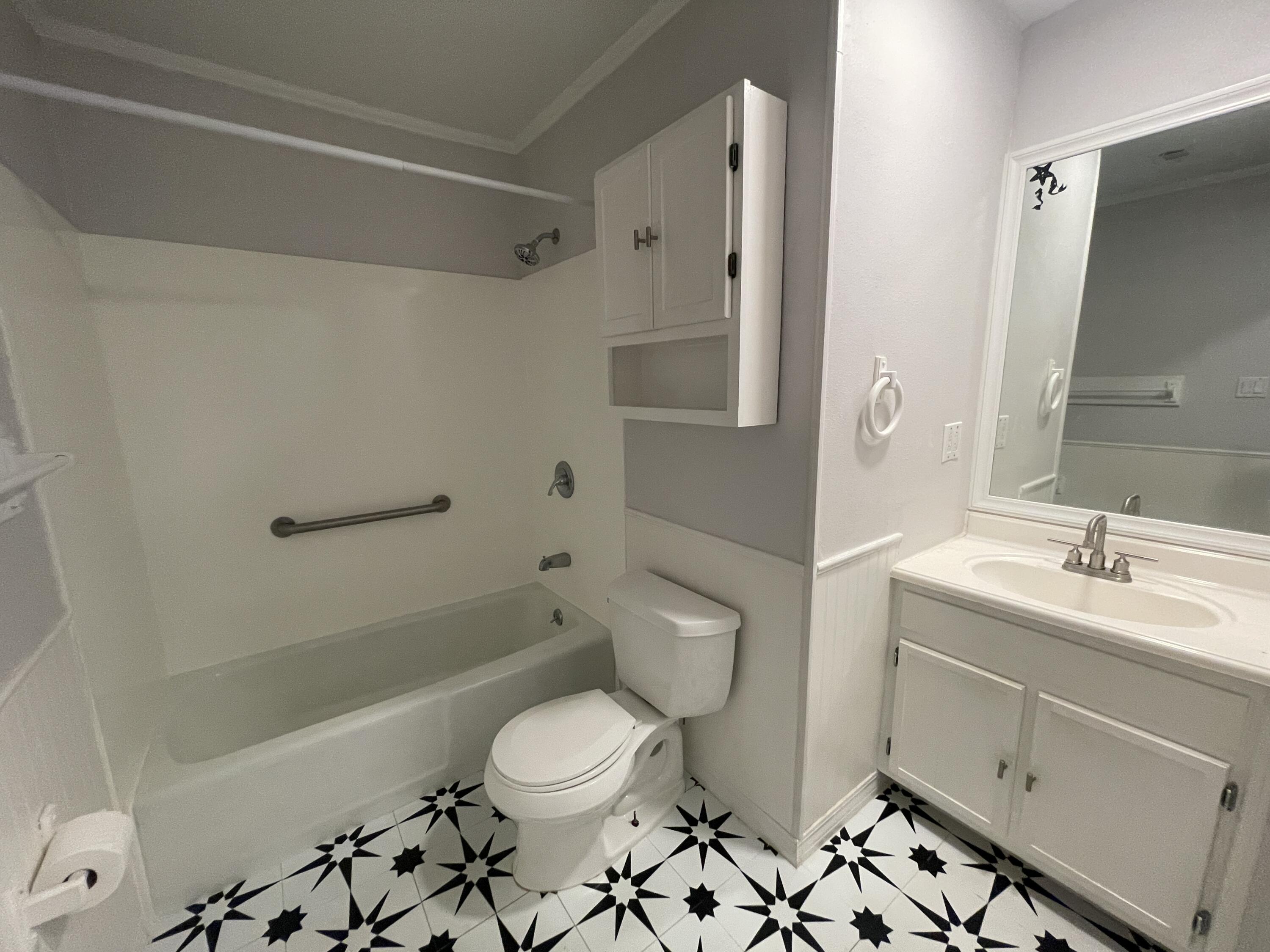 PALM ESTATES UNIT 6 - Residential Lease