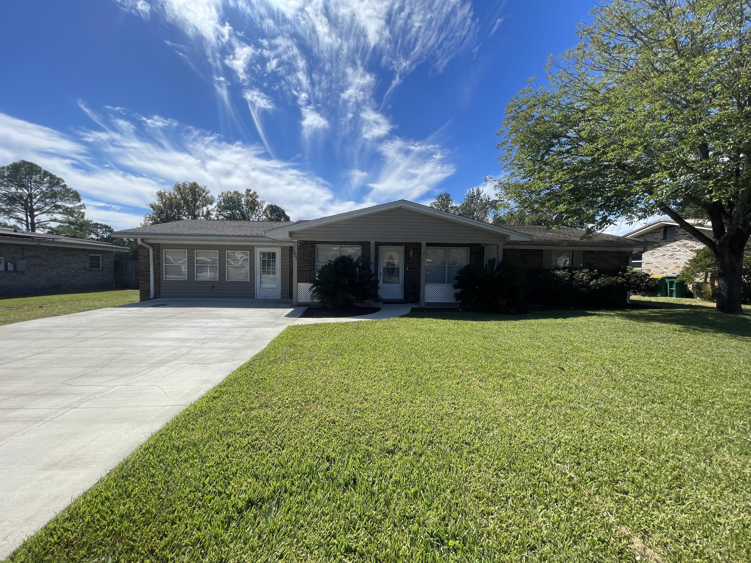 PALM ESTATES UNIT 6 - Residential Lease