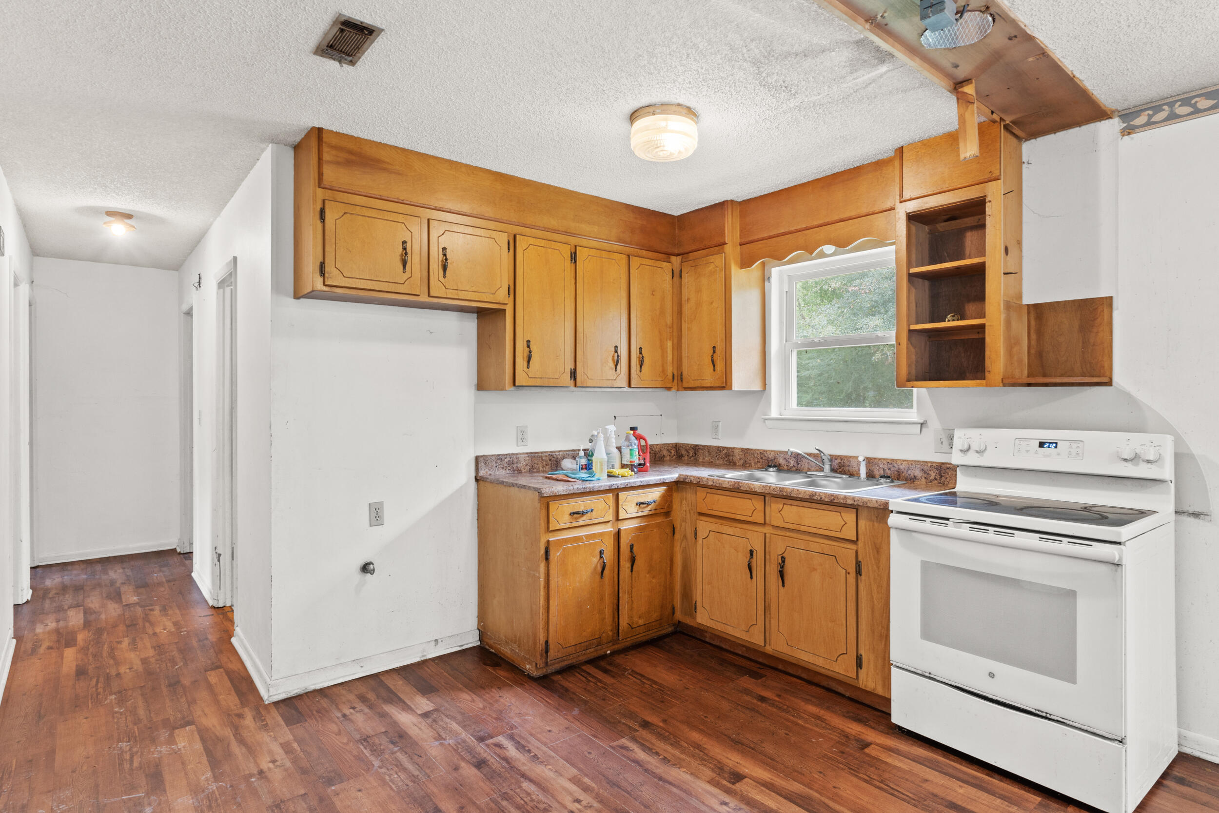 NO RECORDED SUBDIVISION - Residential