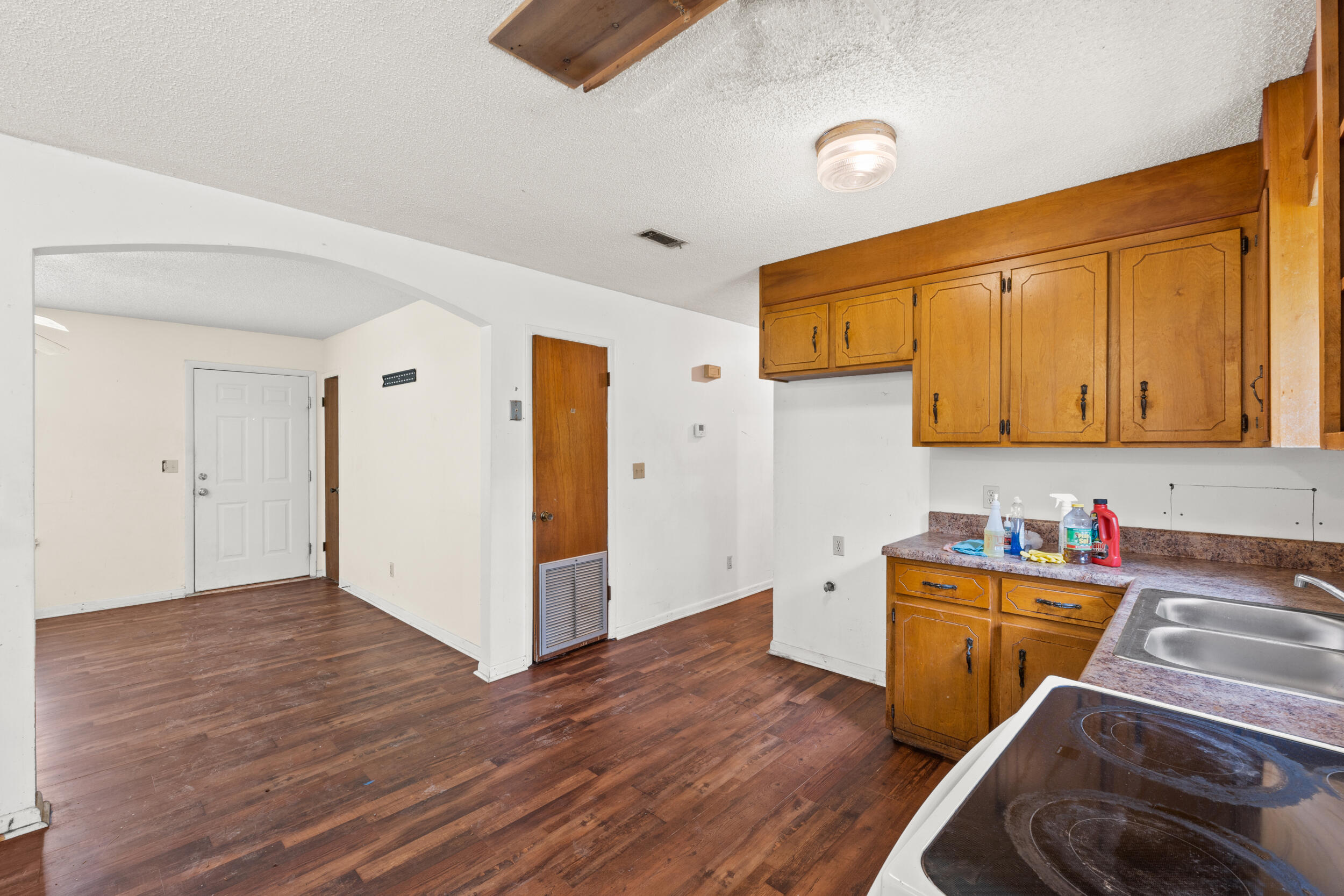 NO RECORDED SUBDIVISION - Residential