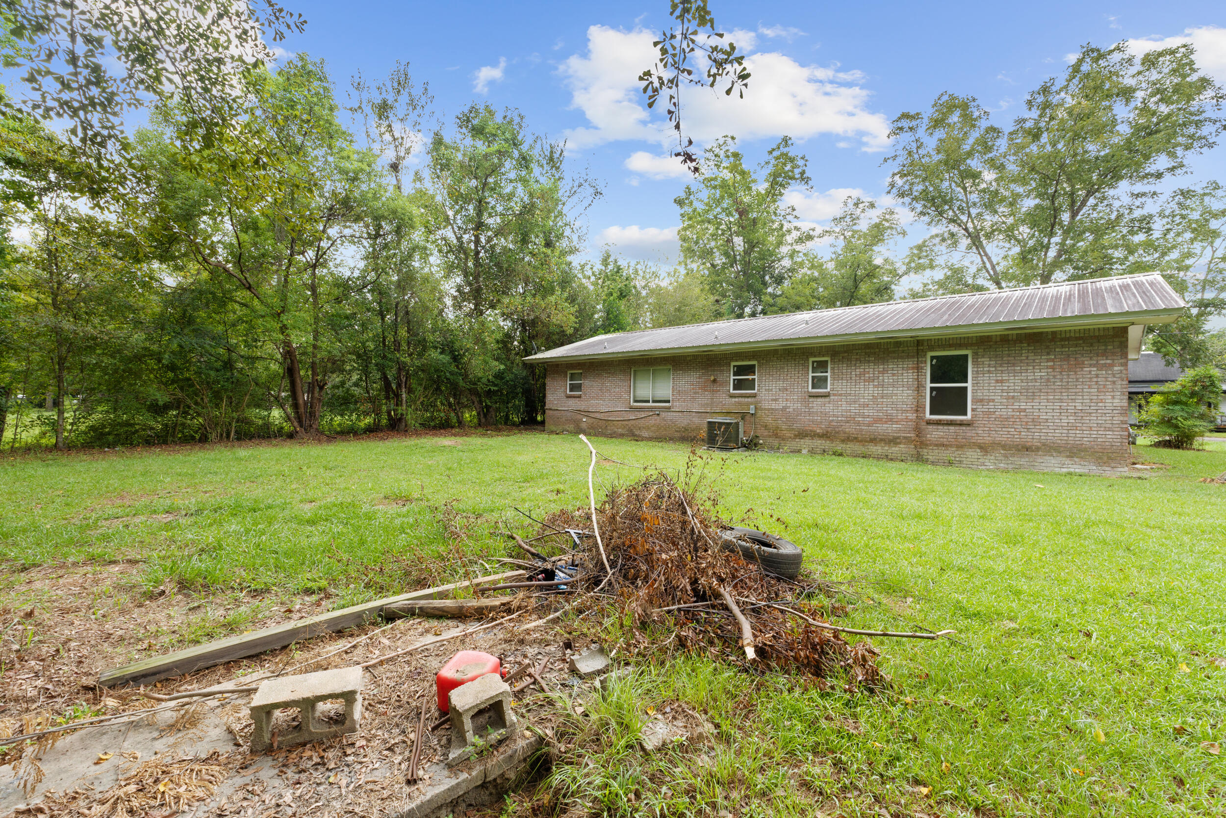 NO RECORDED SUBDIVISION - Residential