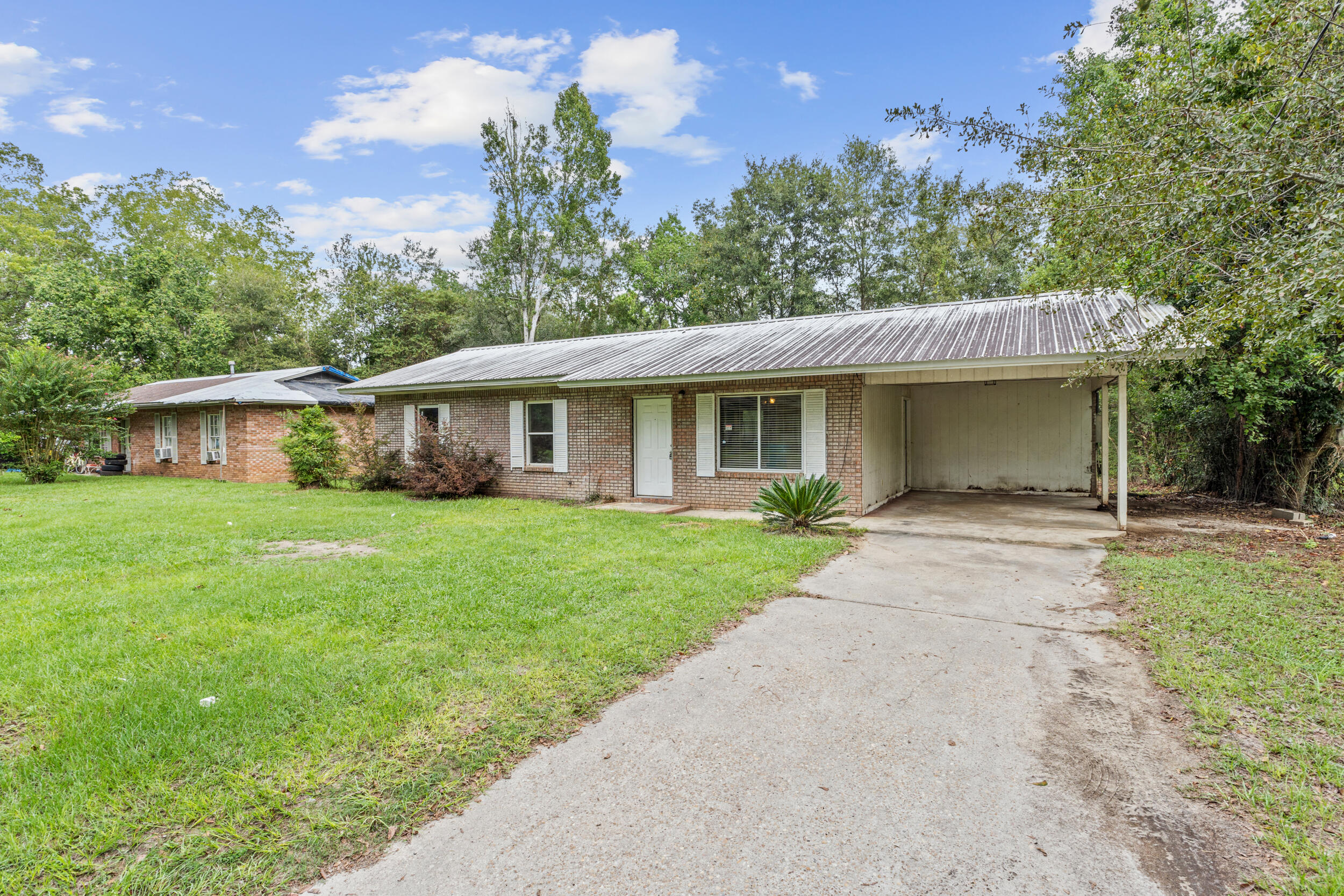 NO RECORDED SUBDIVISION - Residential