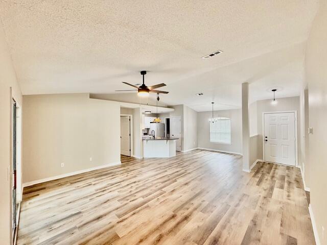 METES & BOUNDS - Residential Lease