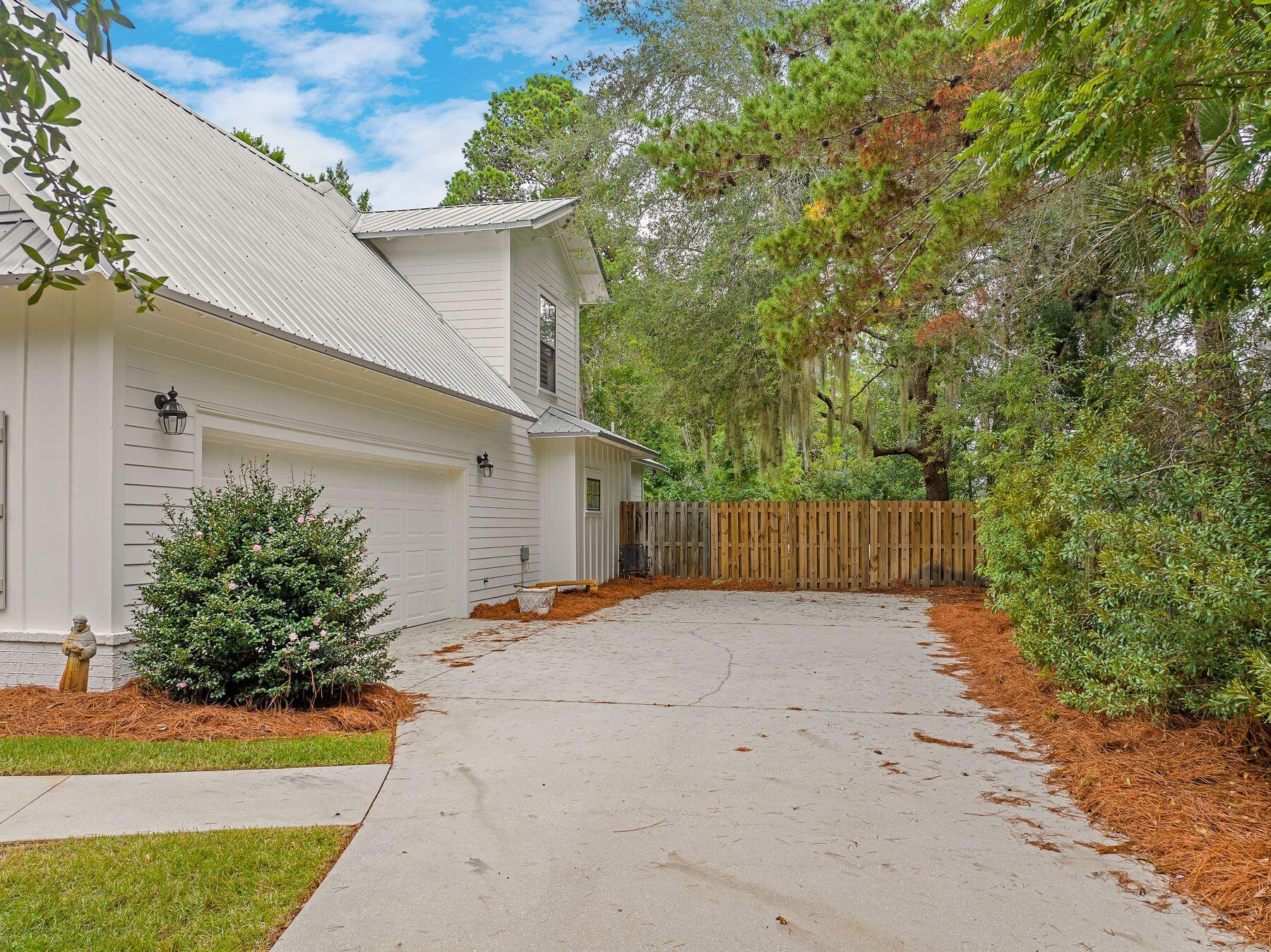 BOTANY BAYOU - Residential
