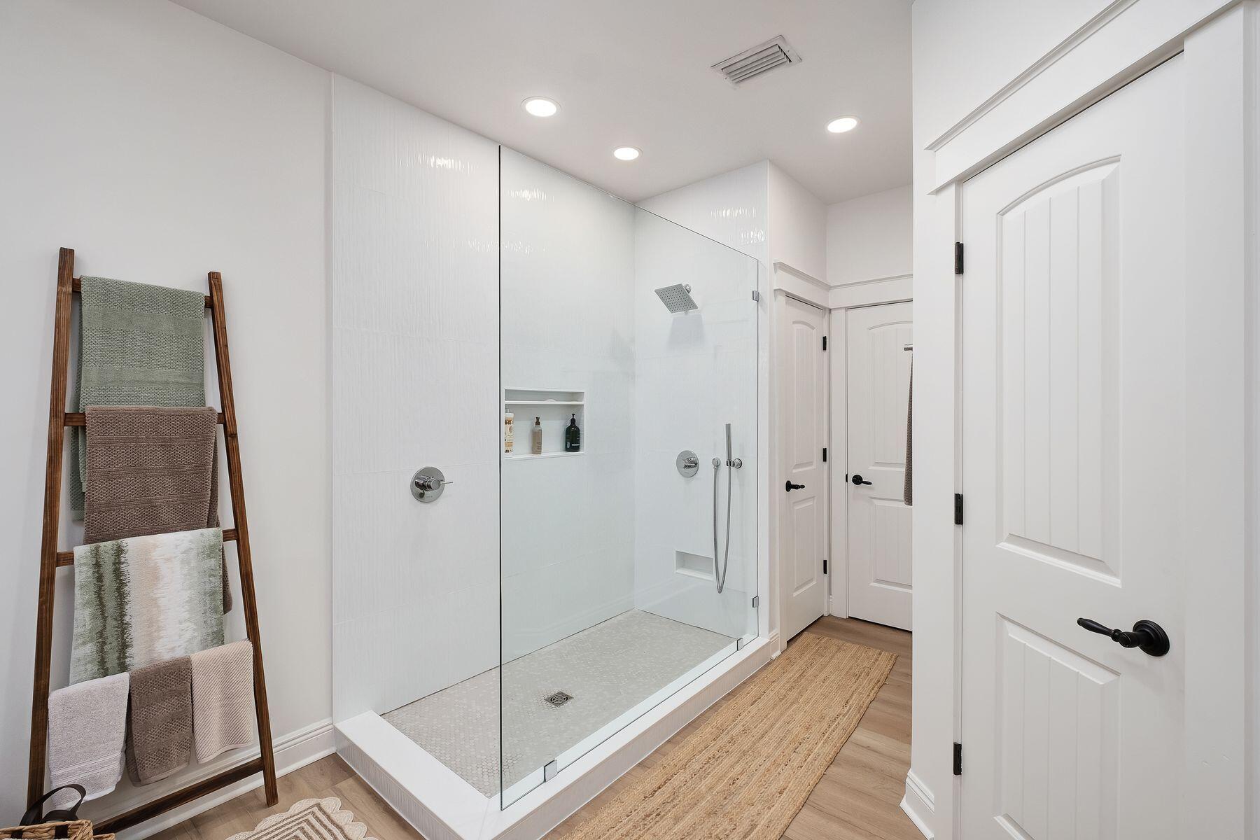 BOTANY BAYOU - Residential