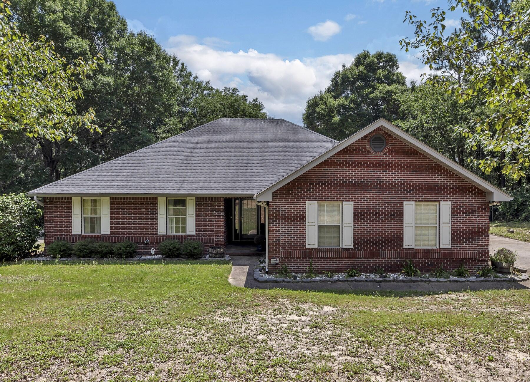 KENNEDY LAKES 1ST ADDN - Residential Lease