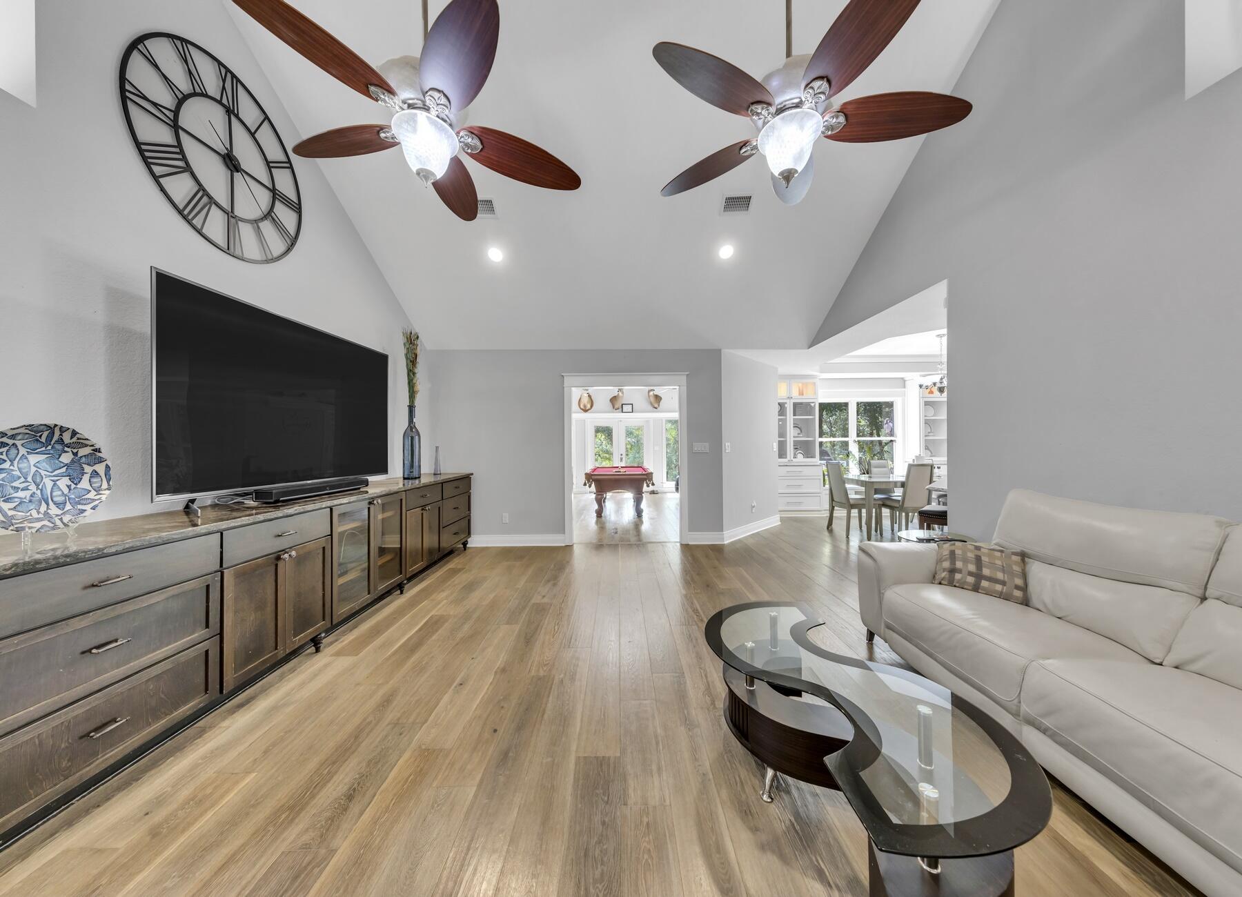 KENNEDY LAKES 1ST ADDN - Residential Lease