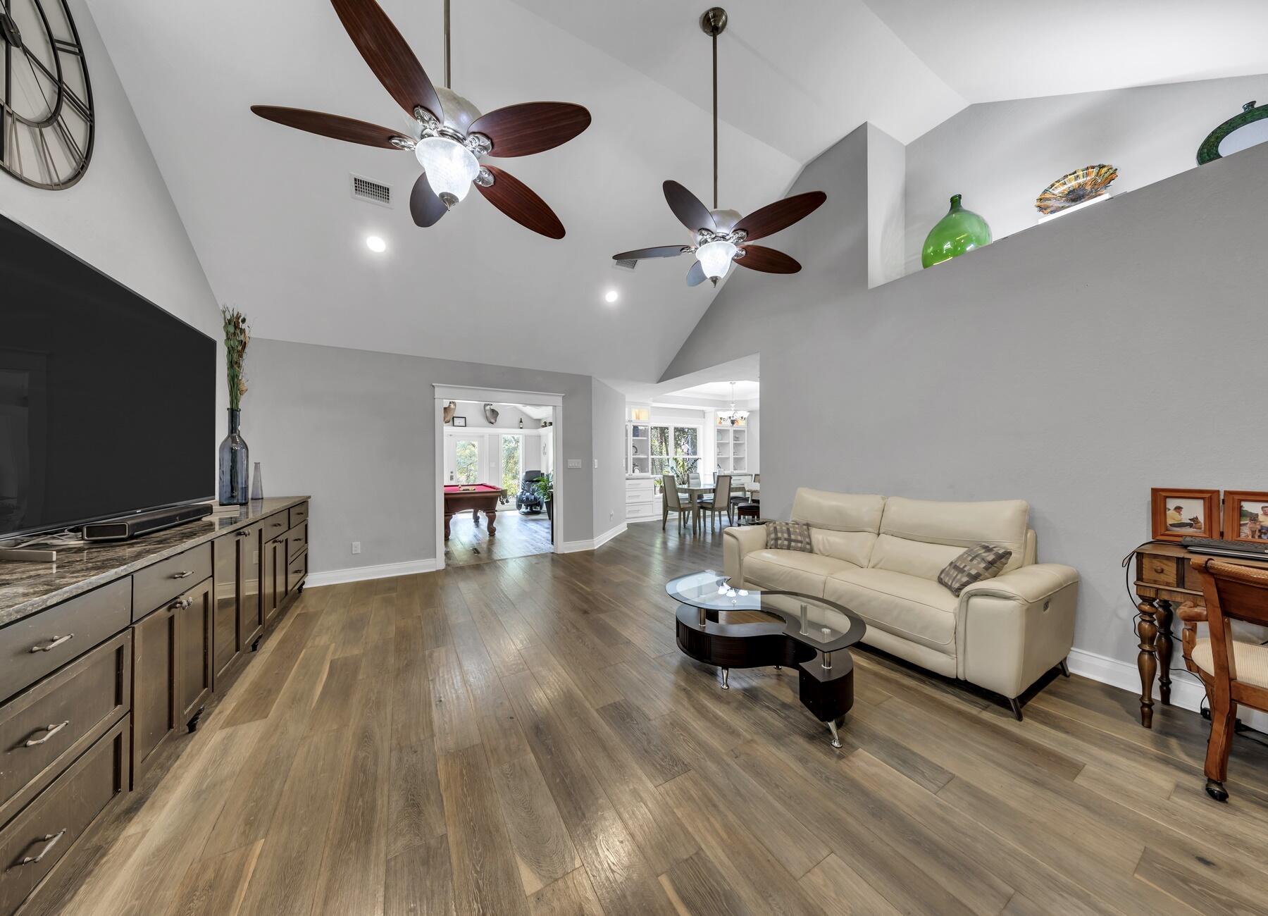 KENNEDY LAKES 1ST ADDN - Residential Lease