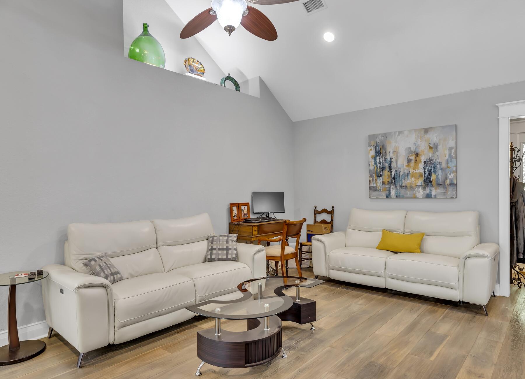 KENNEDY LAKES 1ST ADDN - Residential Lease