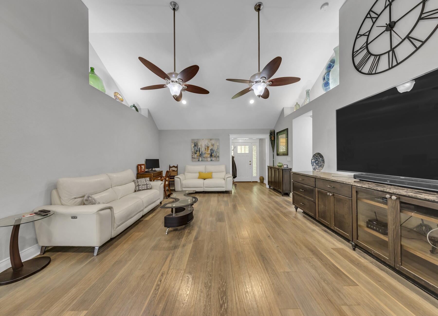 KENNEDY LAKES 1ST ADDN - Residential Lease