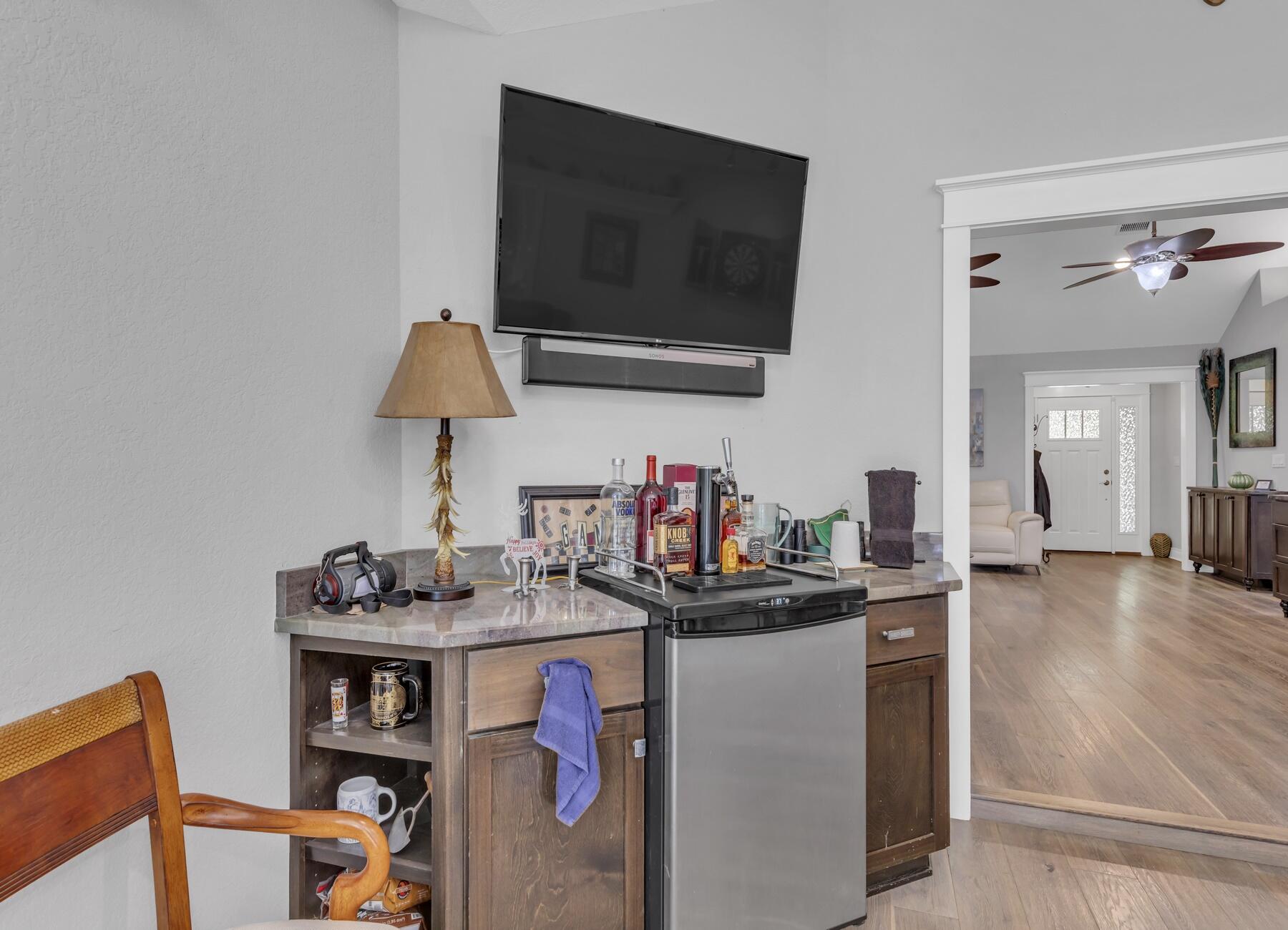 KENNEDY LAKES 1ST ADDN - Residential Lease