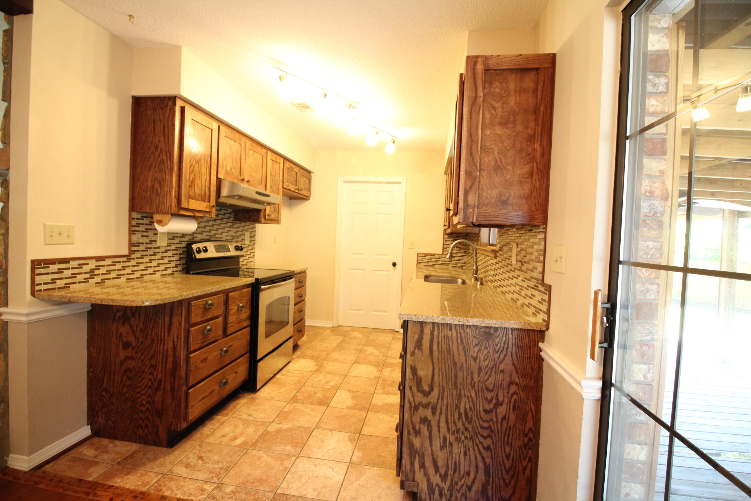 COUNTRYVIEW EST - Residential