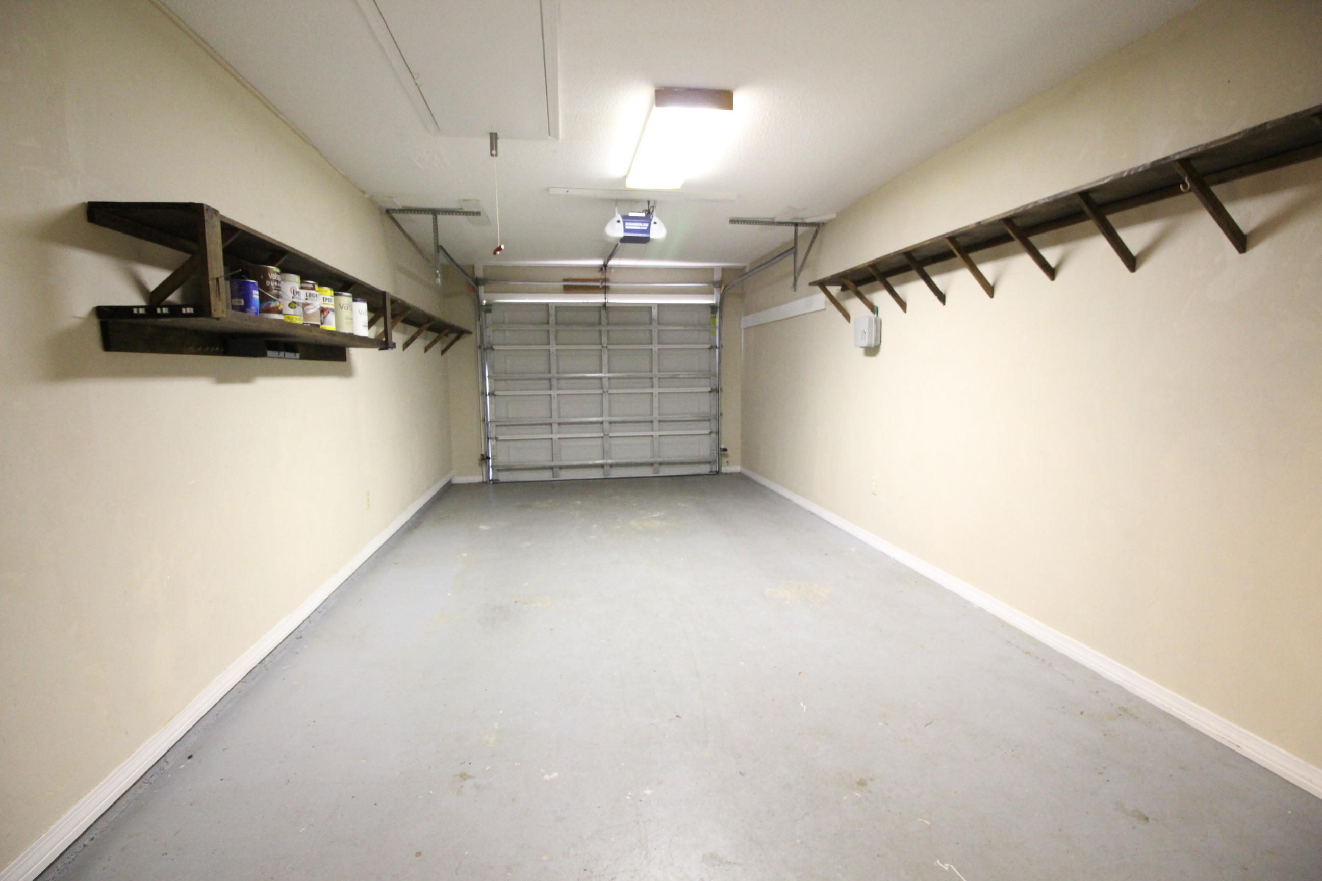 COUNTRYVIEW EST - Residential