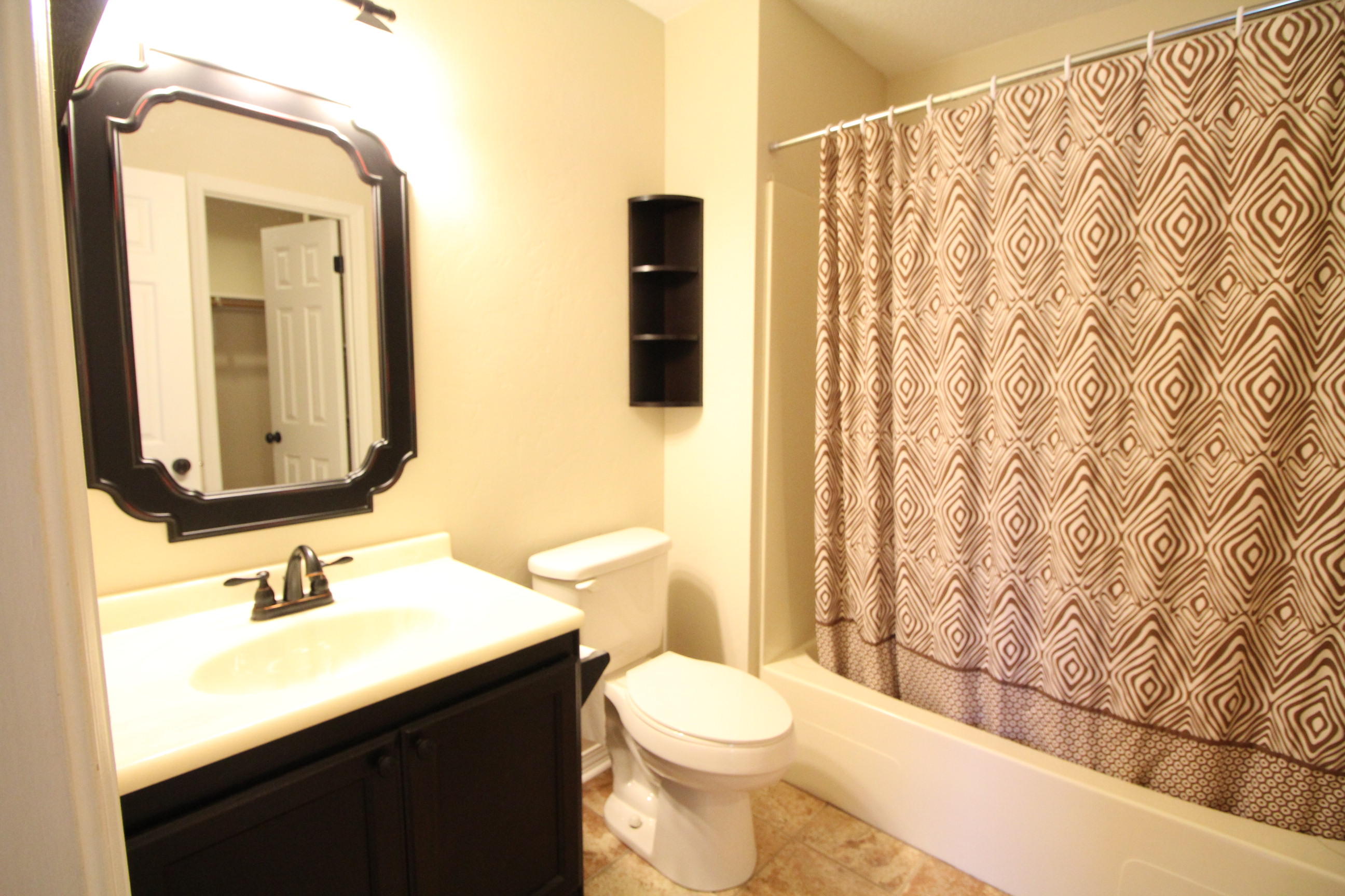 COUNTRYVIEW EST - Residential