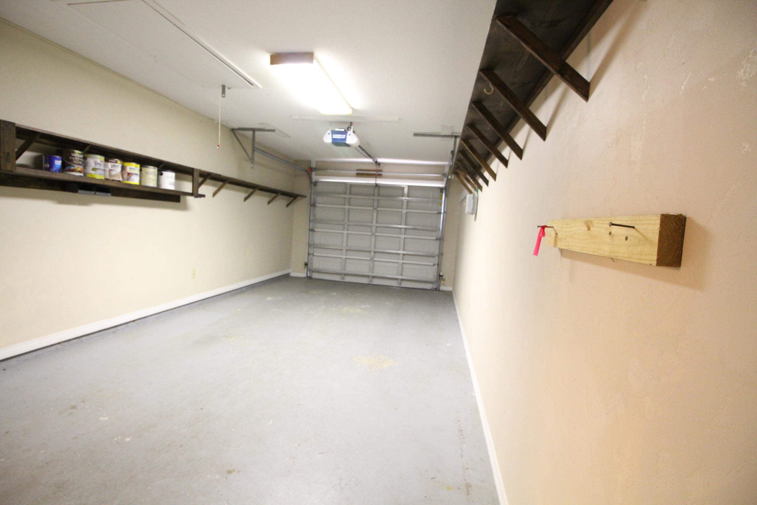 COUNTRYVIEW EST - Residential