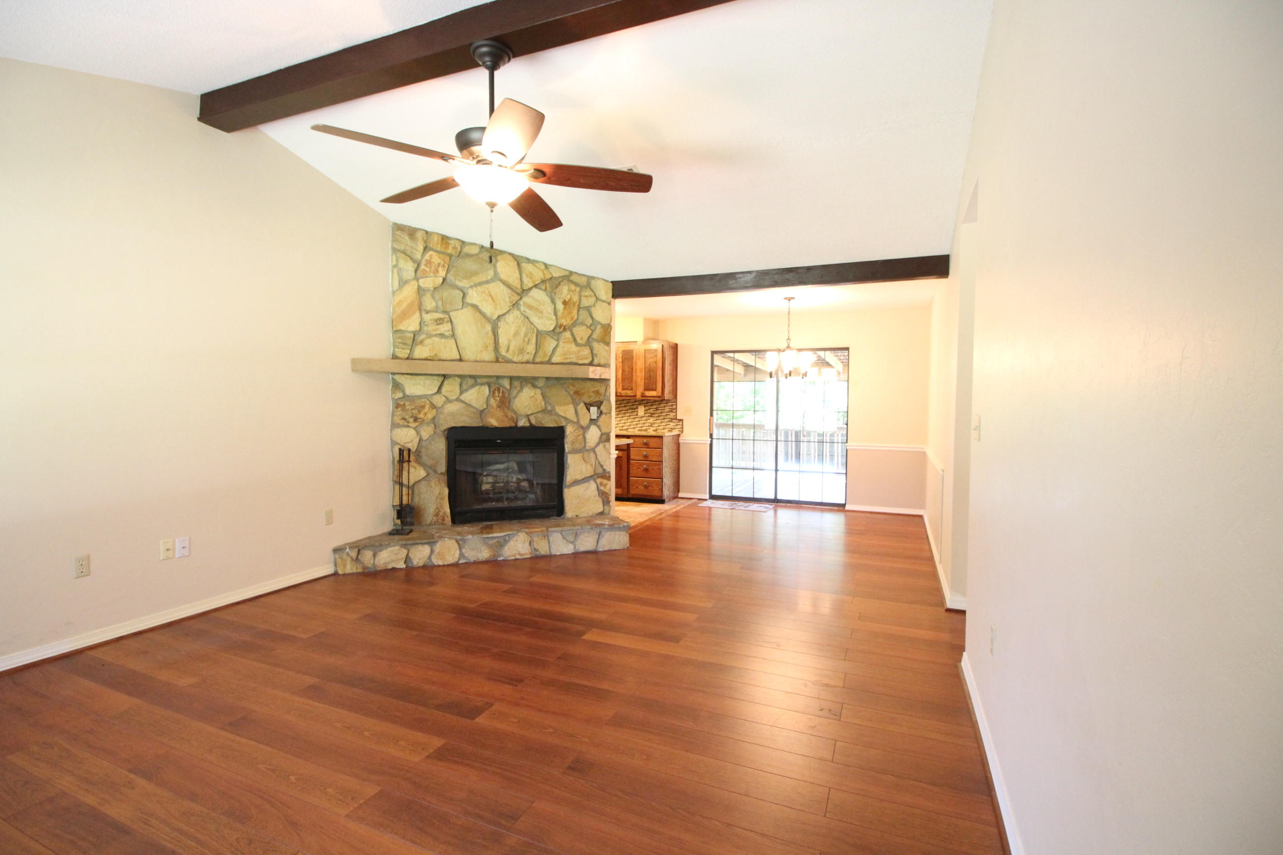 COUNTRYVIEW EST - Residential