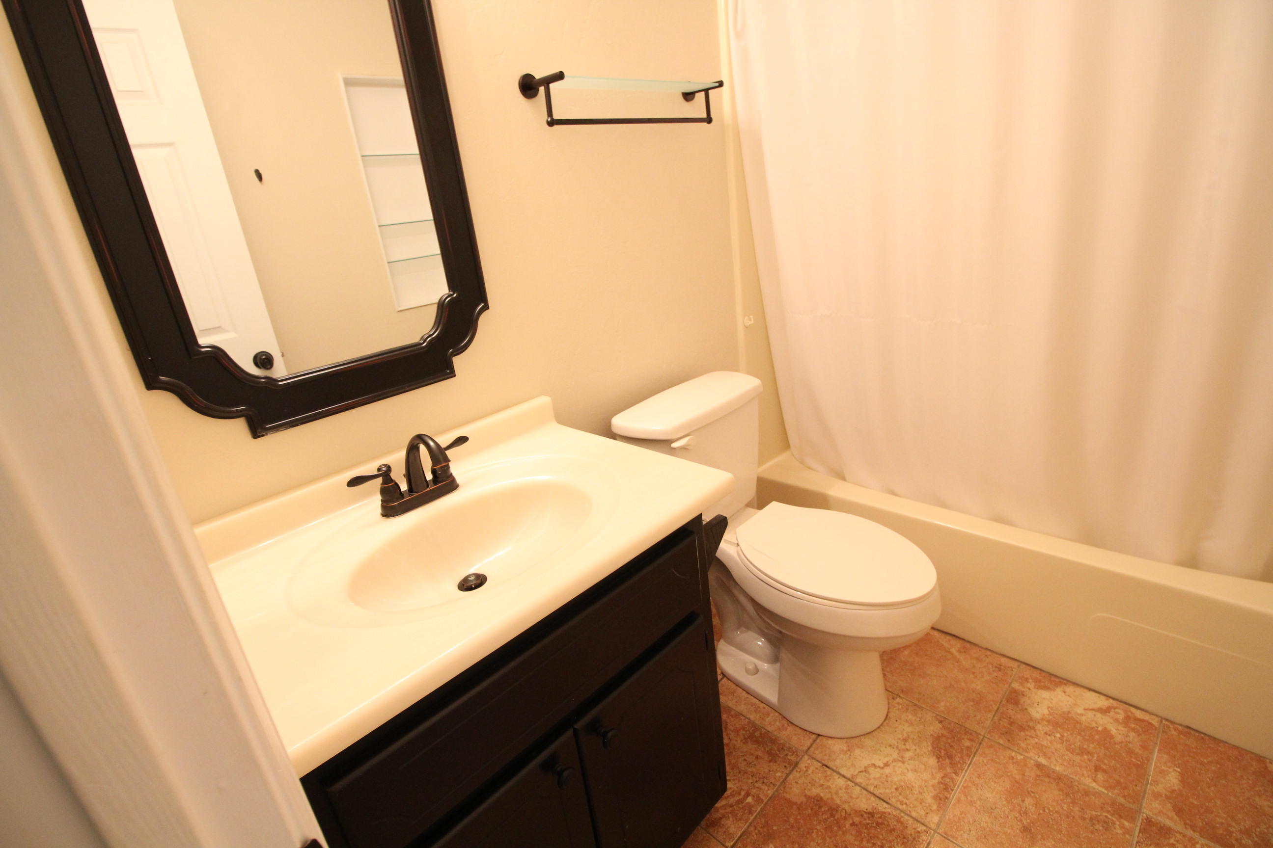 COUNTRYVIEW EST - Residential