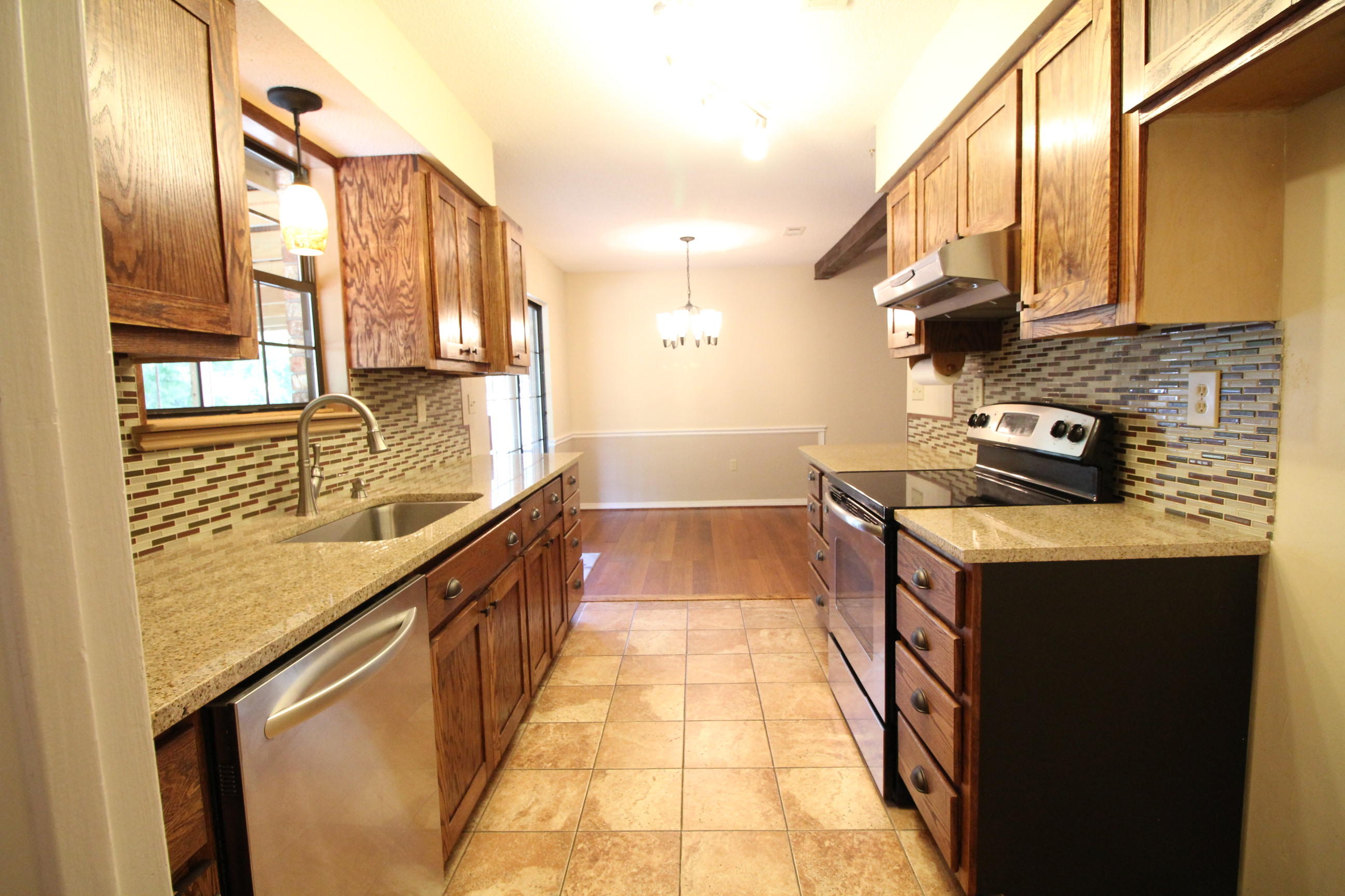 COUNTRYVIEW EST - Residential