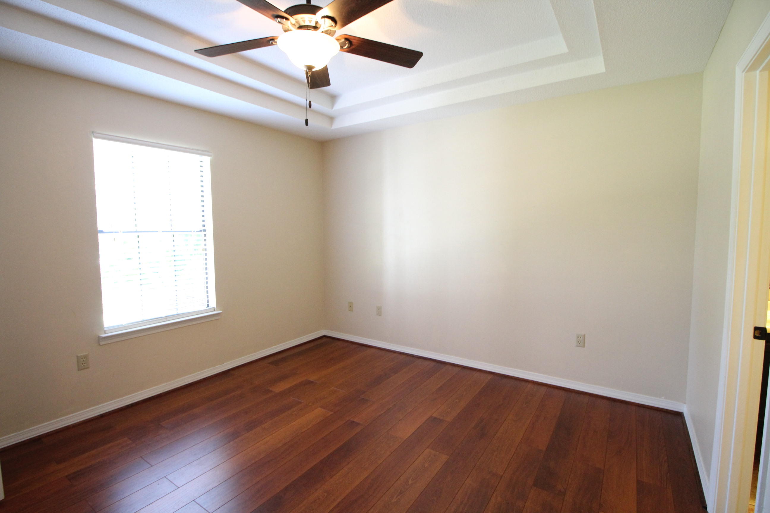 COUNTRYVIEW EST - Residential