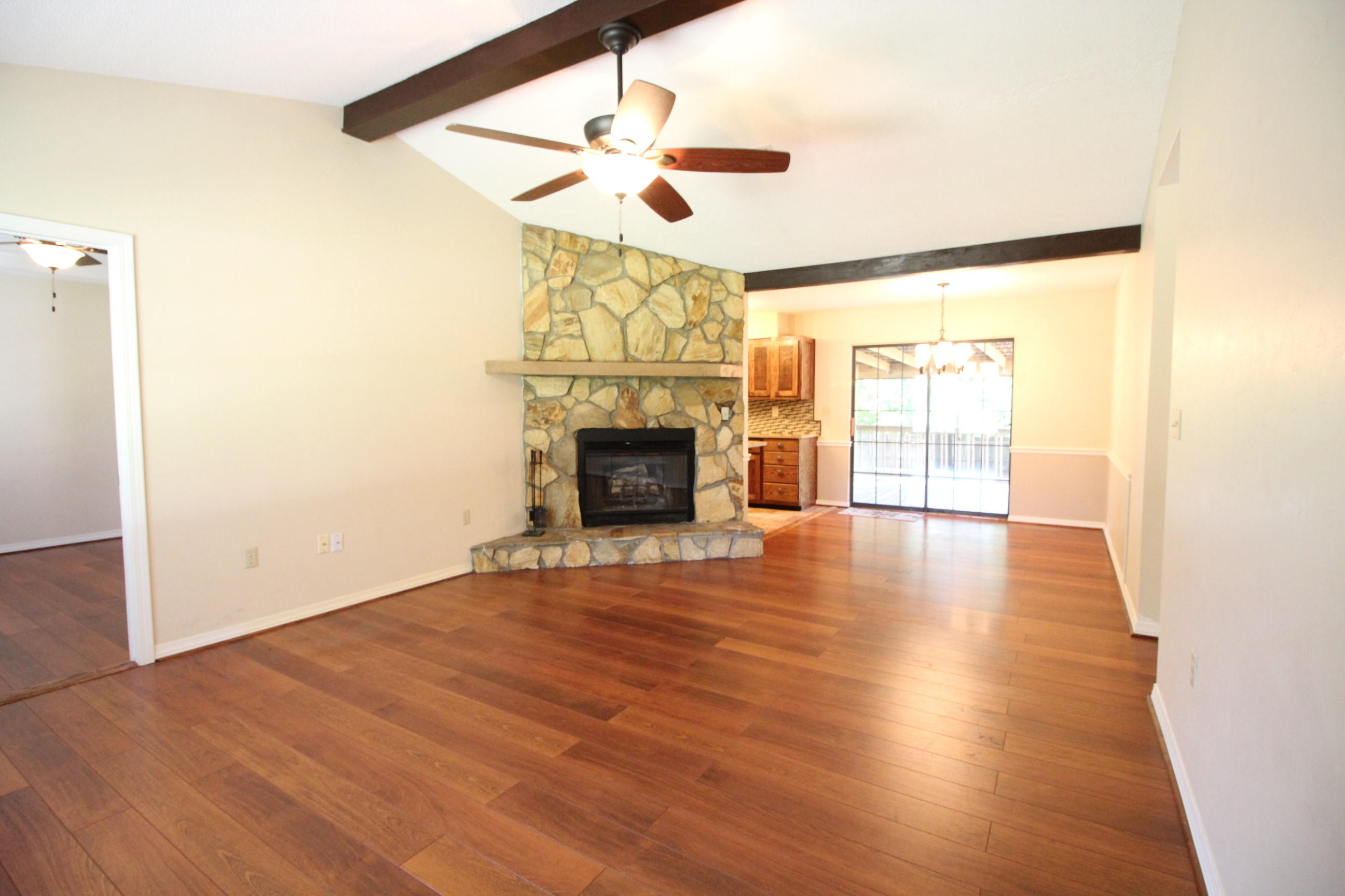 COUNTRYVIEW EST - Residential