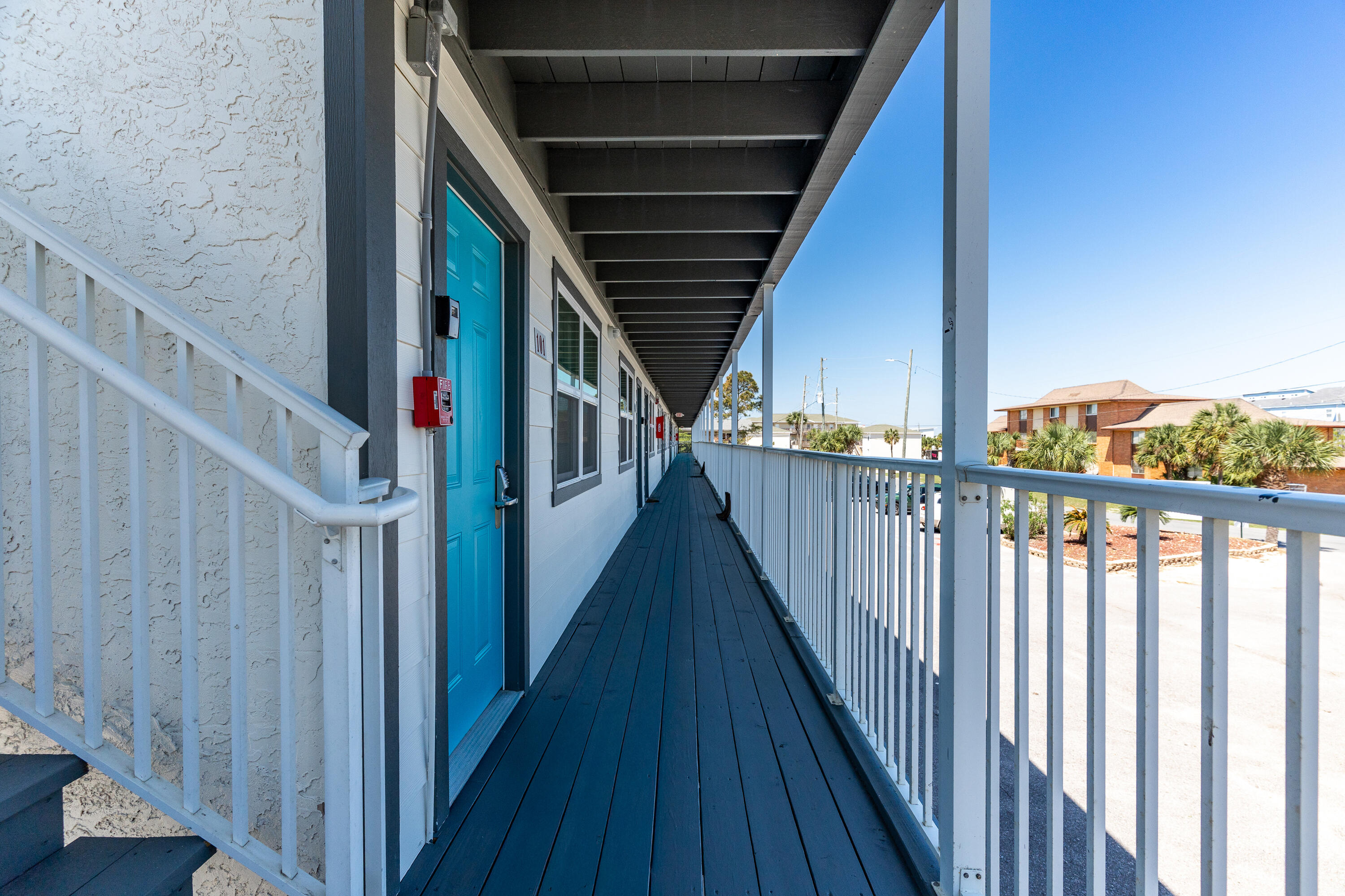 SANDY POINTE - Residential