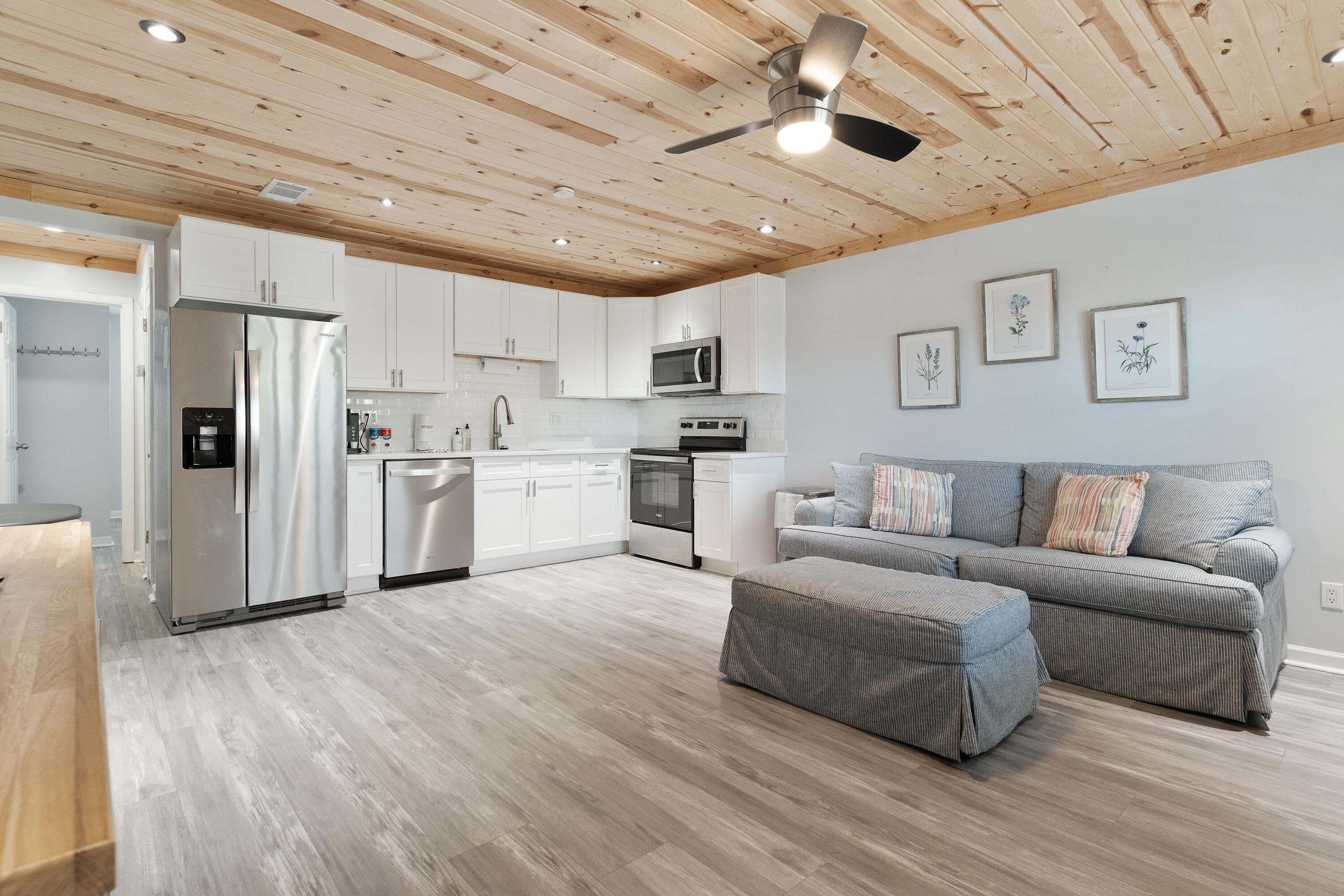 SANDY POINTE - Residential