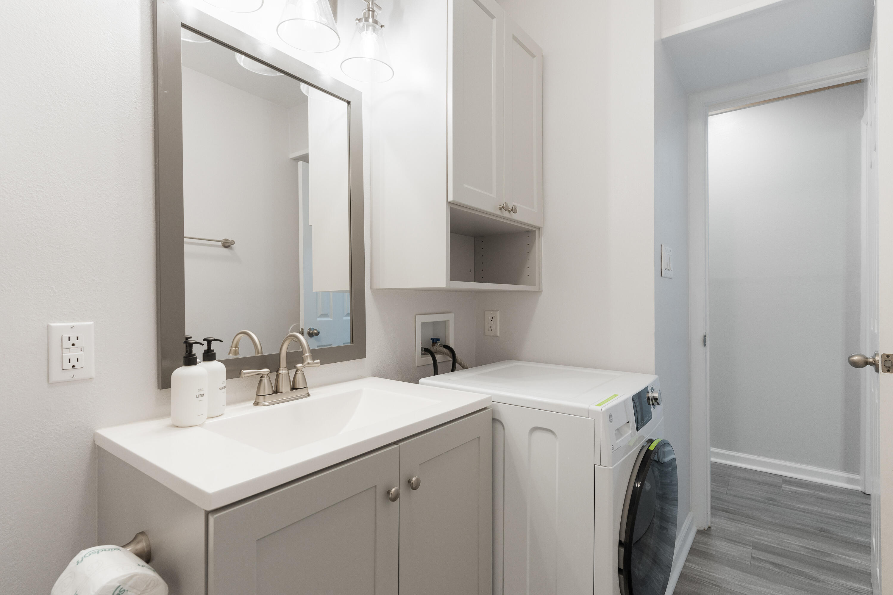SANDY POINTE - Residential