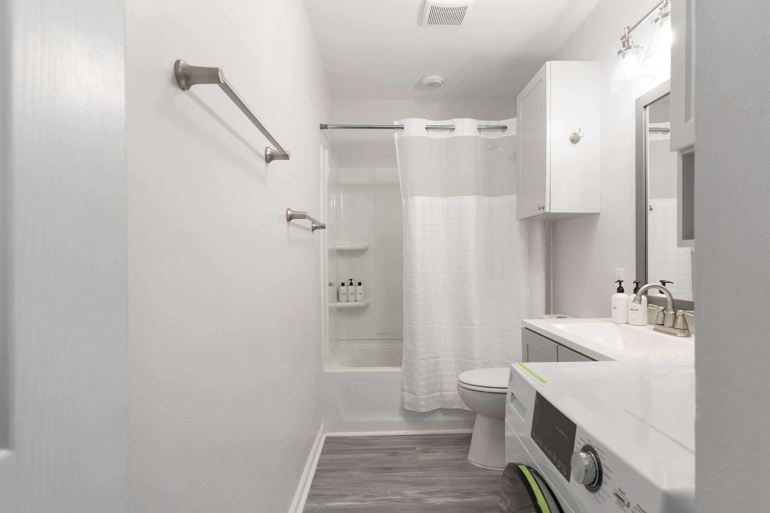 SANDY POINTE - Residential