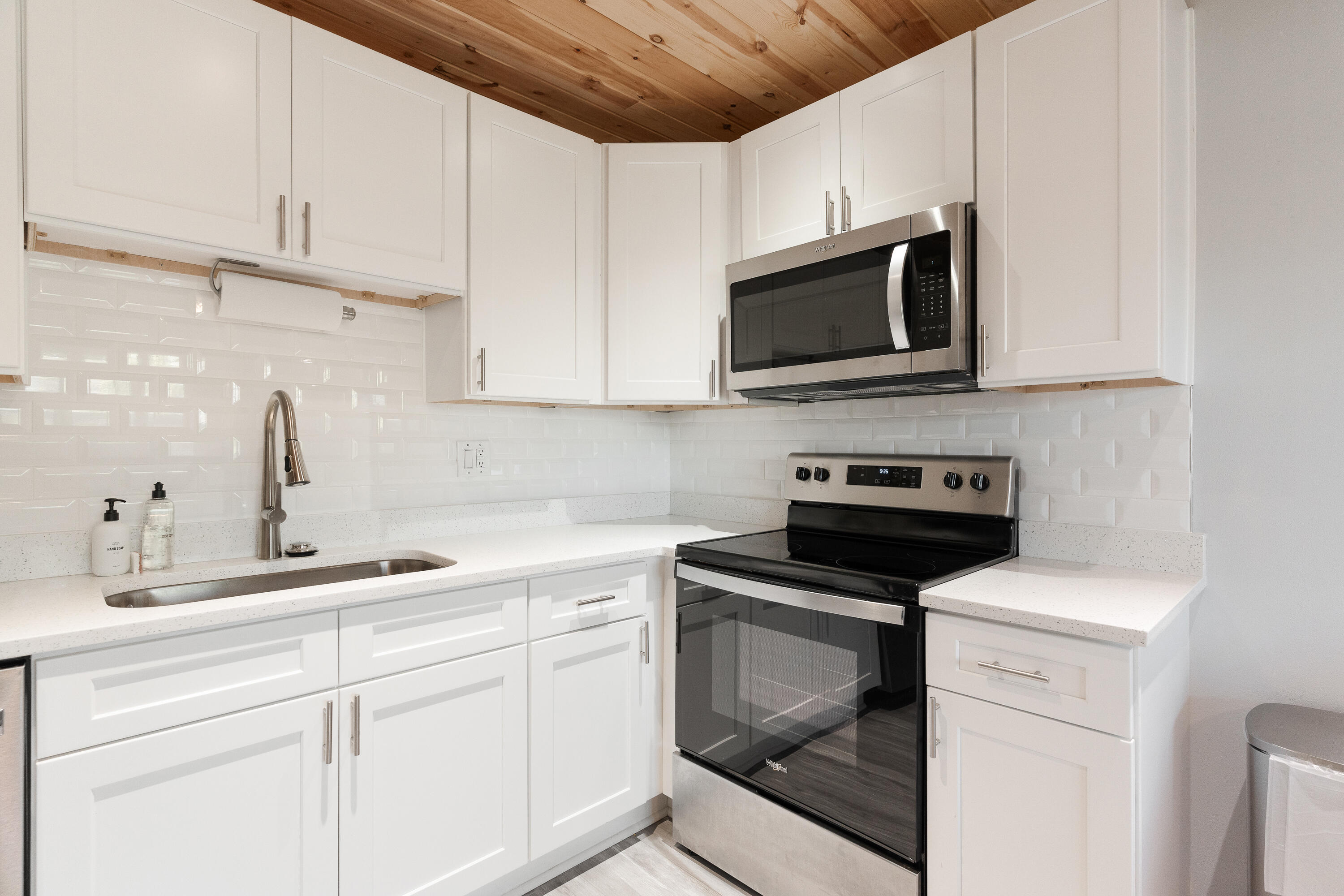 SANDY POINTE - Residential
